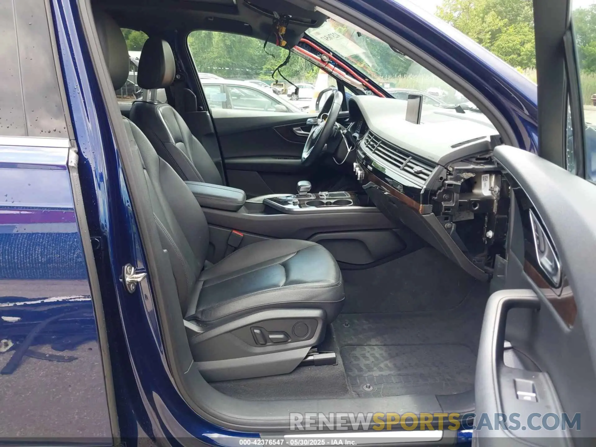 5 Photograph of a damaged car WA1LAAF78KD037422 AUDI Q7 2019