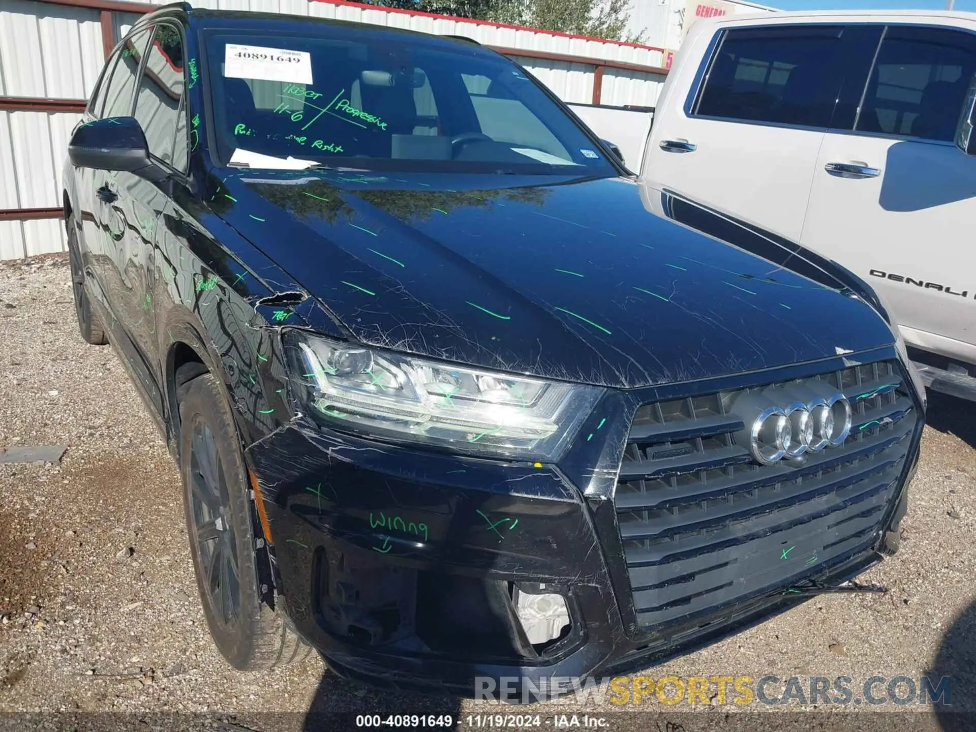 17 Photograph of a damaged car WA1LAAF78KD047772 AUDI Q7 2019