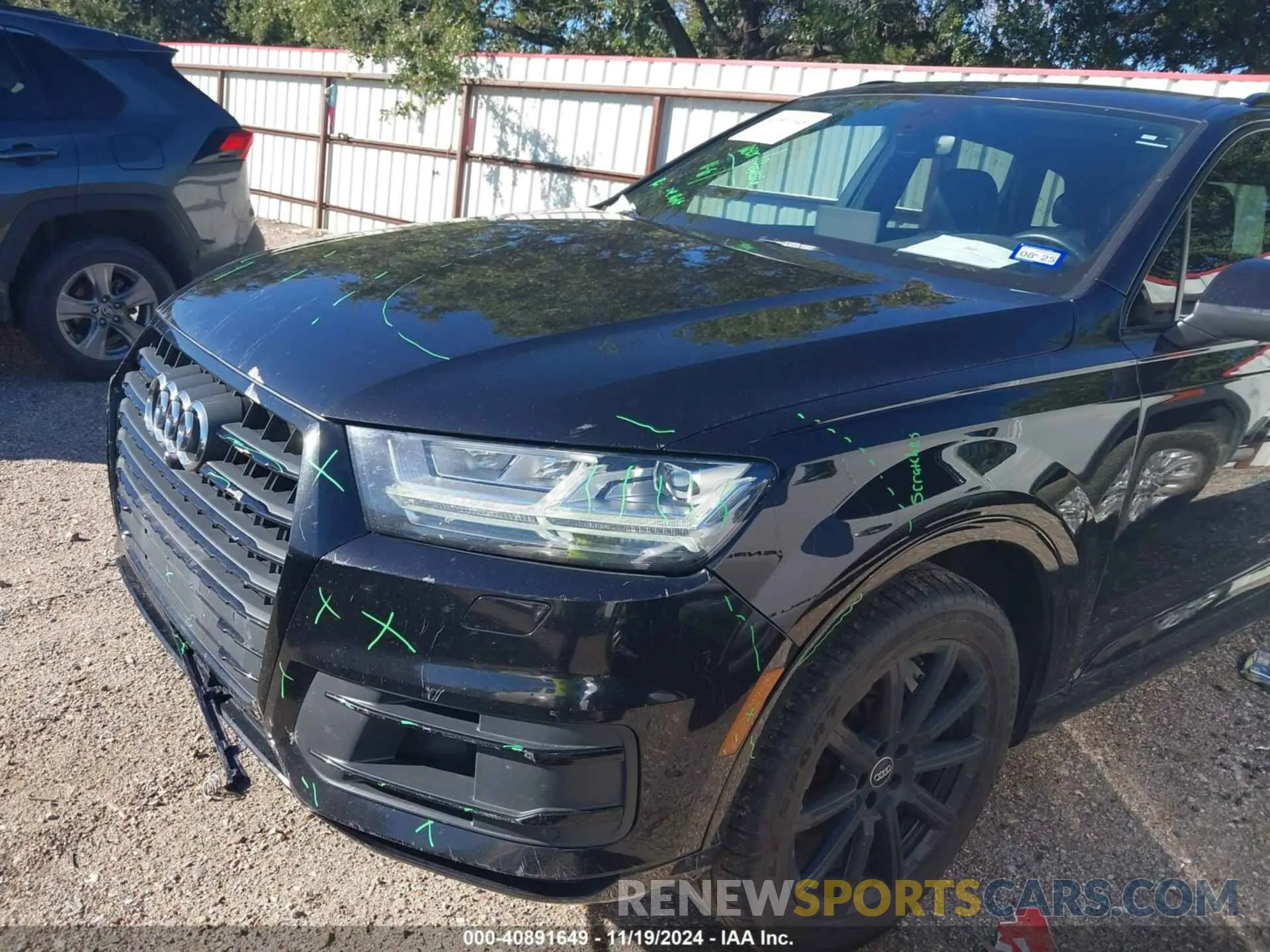 18 Photograph of a damaged car WA1LAAF78KD047772 AUDI Q7 2019