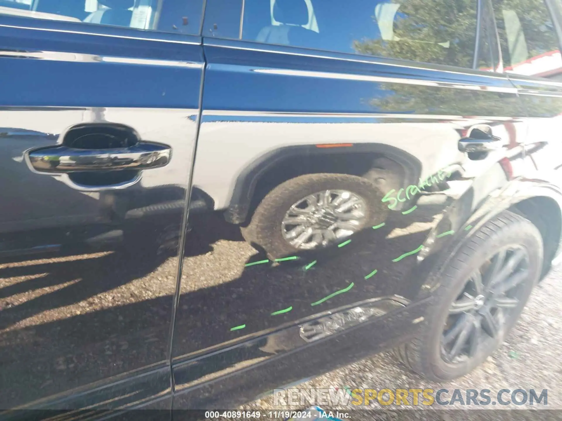 19 Photograph of a damaged car WA1LAAF78KD047772 AUDI Q7 2019