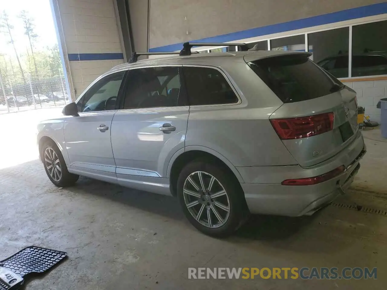 2 Photograph of a damaged car WA1LAAF79KD000539 AUDI Q7 2019