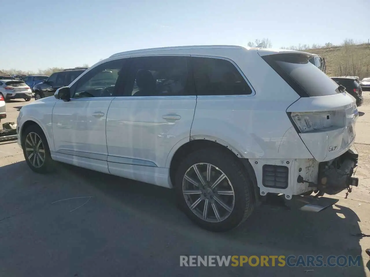 2 Photograph of a damaged car WA1LAAF79KD003621 AUDI Q7 2019