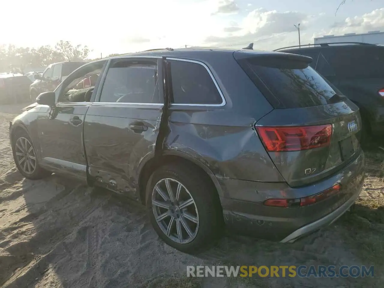 2 Photograph of a damaged car WA1LAAF79KD006146 AUDI Q7 2019