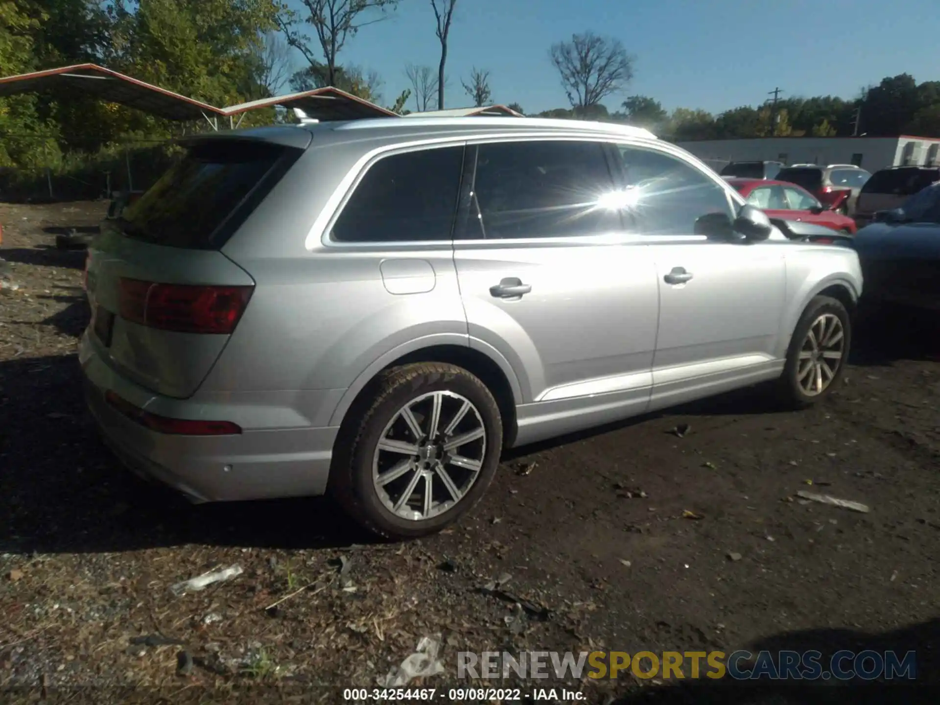 4 Photograph of a damaged car WA1LAAF79KD011024 AUDI Q7 2019