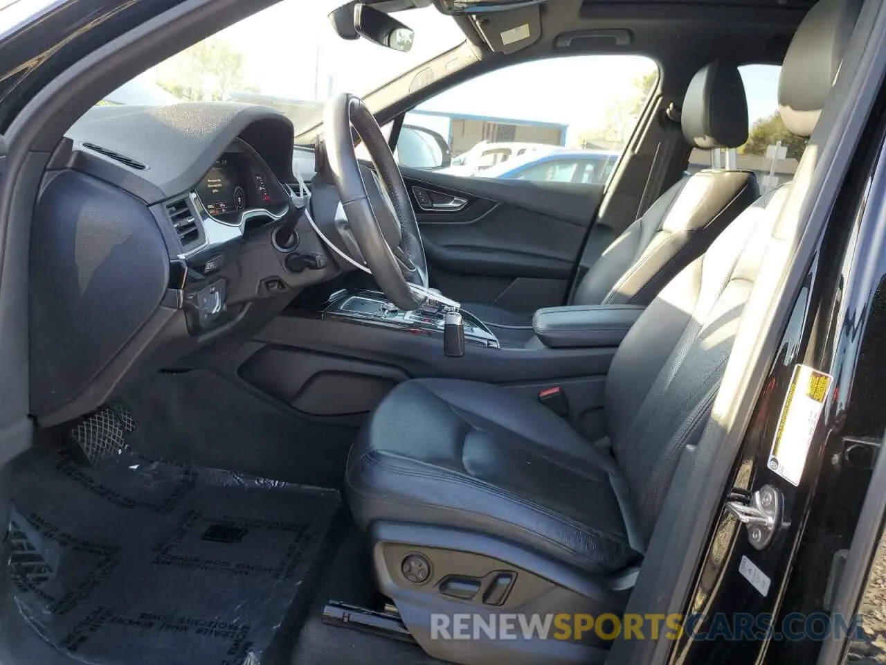 7 Photograph of a damaged car WA1LAAF79KD013503 AUDI Q7 2019