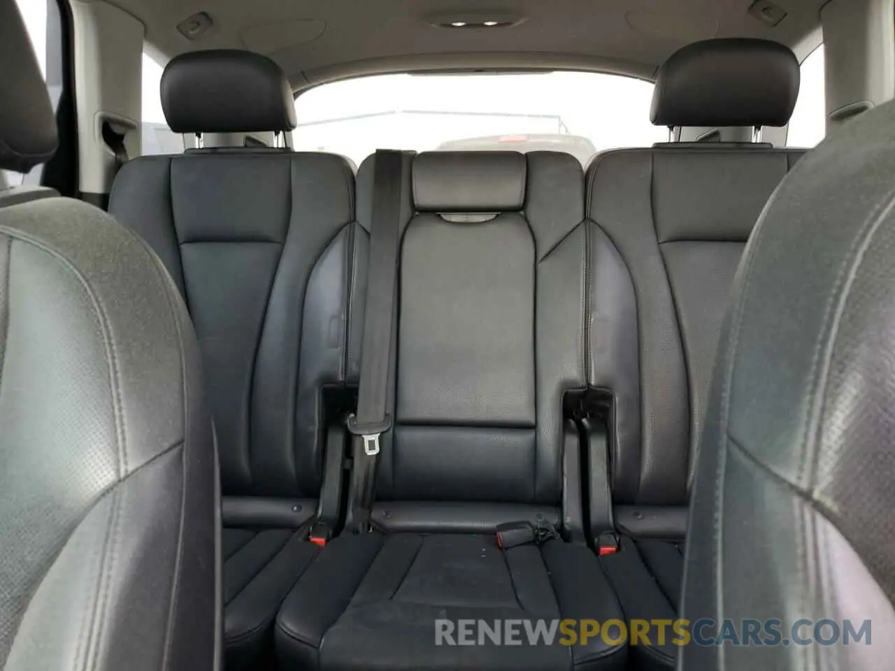 10 Photograph of a damaged car WA1LAAF79KD023383 AUDI Q7 2019