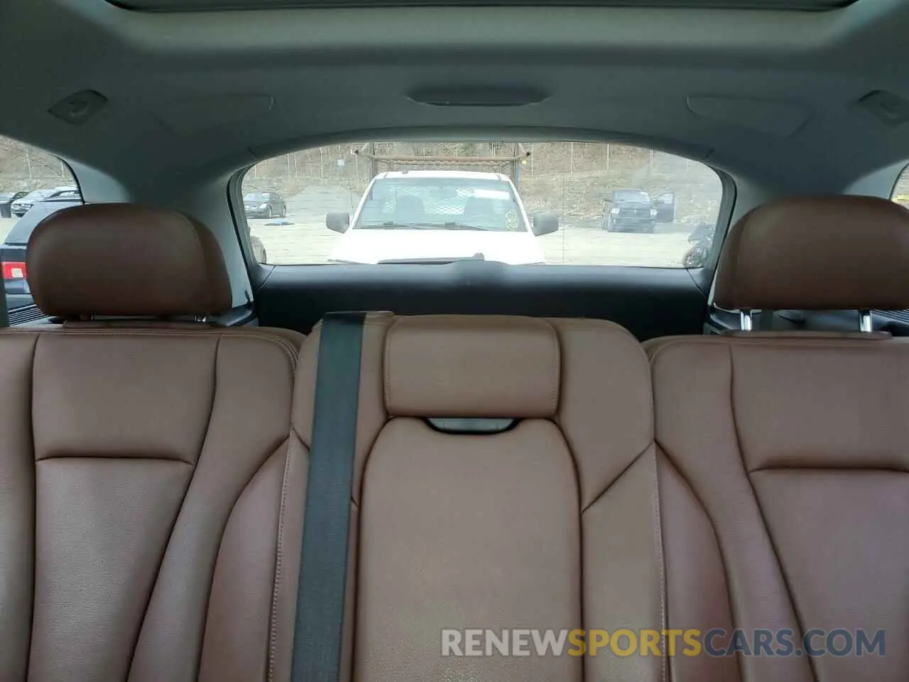 10 Photograph of a damaged car WA1LAAF79KD040152 AUDI Q7 2019