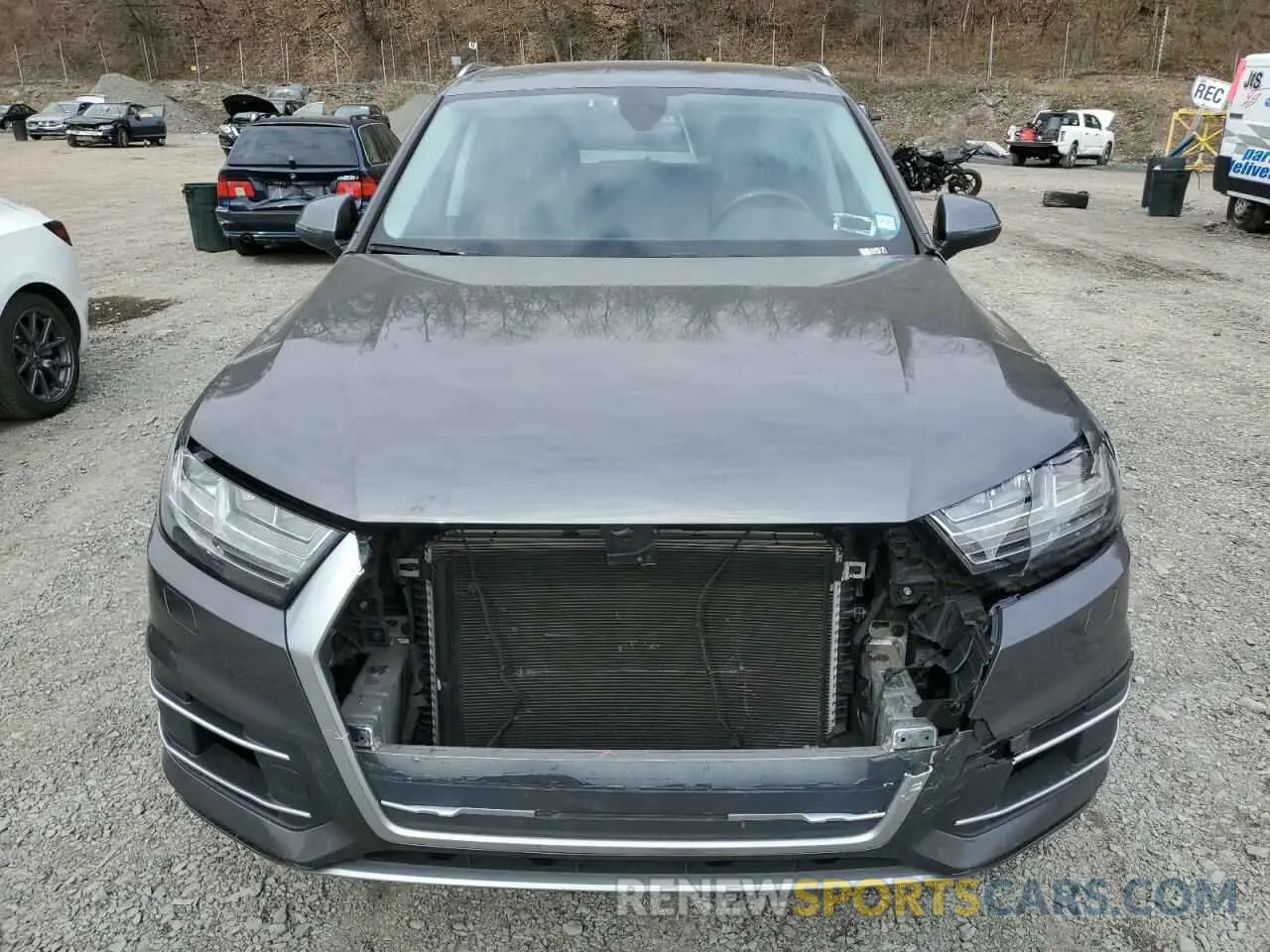 5 Photograph of a damaged car WA1LAAF79KD040152 AUDI Q7 2019