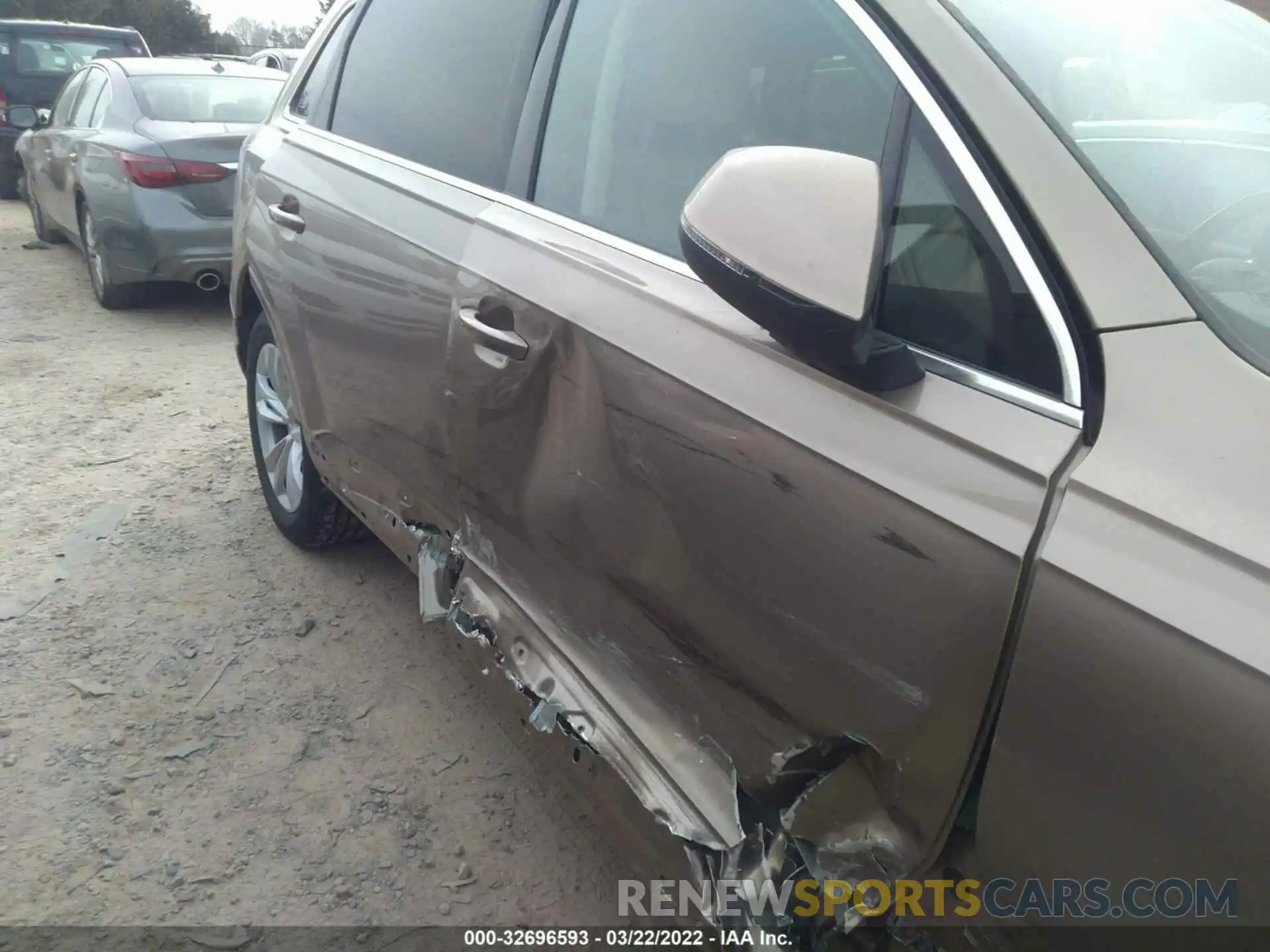 6 Photograph of a damaged car WA1LAAF79KD044119 AUDI Q7 2019