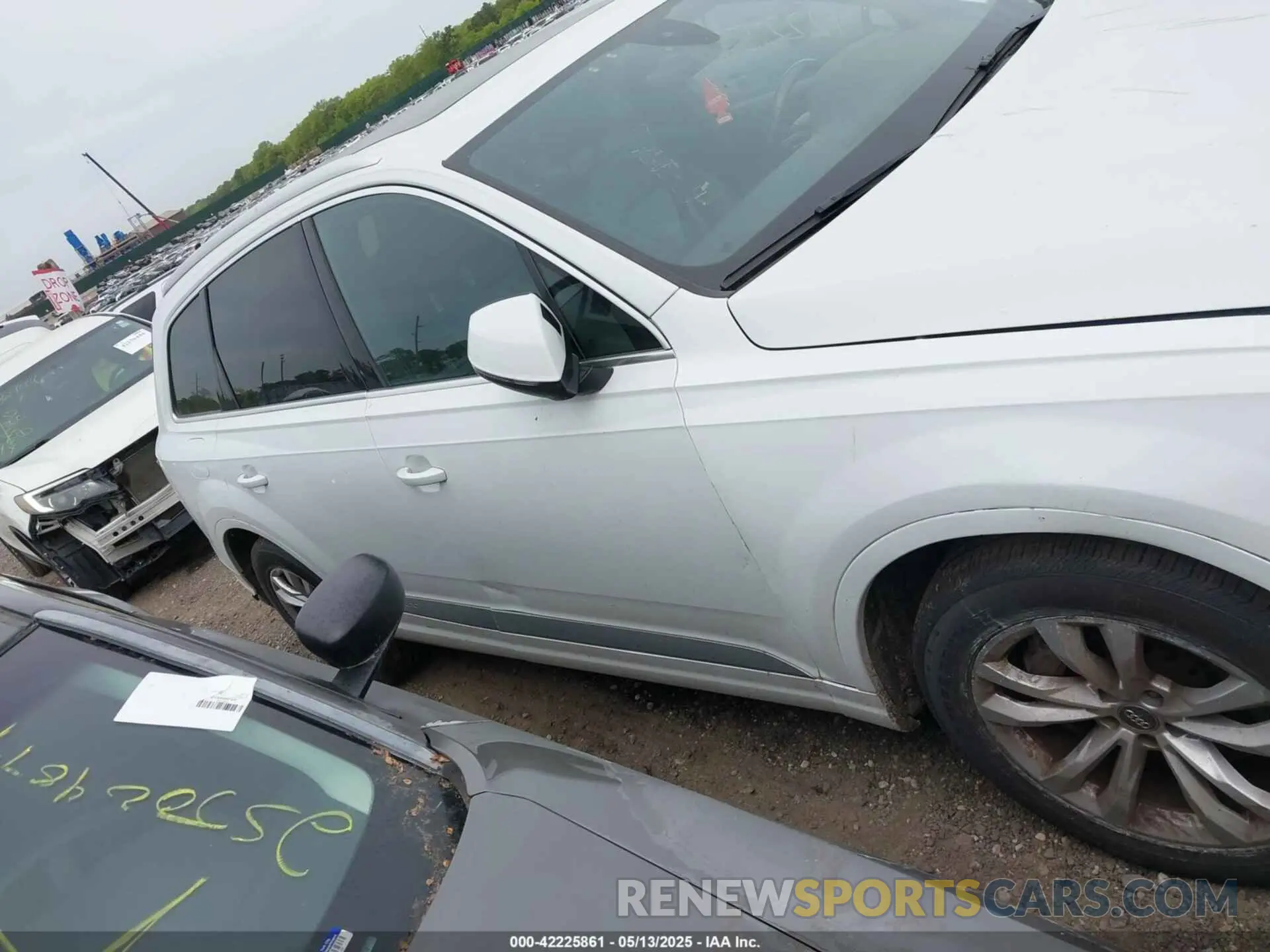 13 Photograph of a damaged car WA1LAAF7XKD006382 AUDI Q7 2019