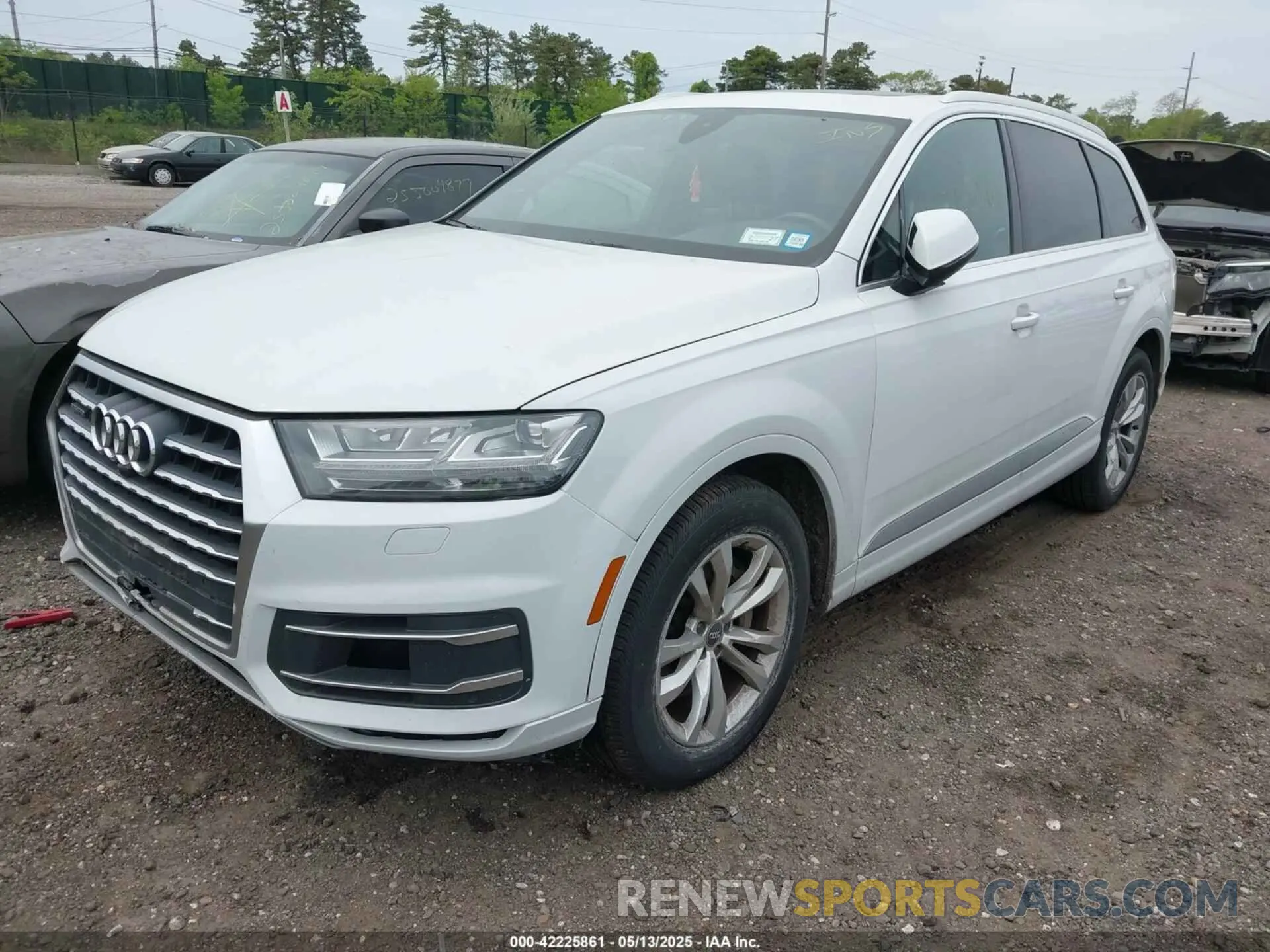 2 Photograph of a damaged car WA1LAAF7XKD006382 AUDI Q7 2019