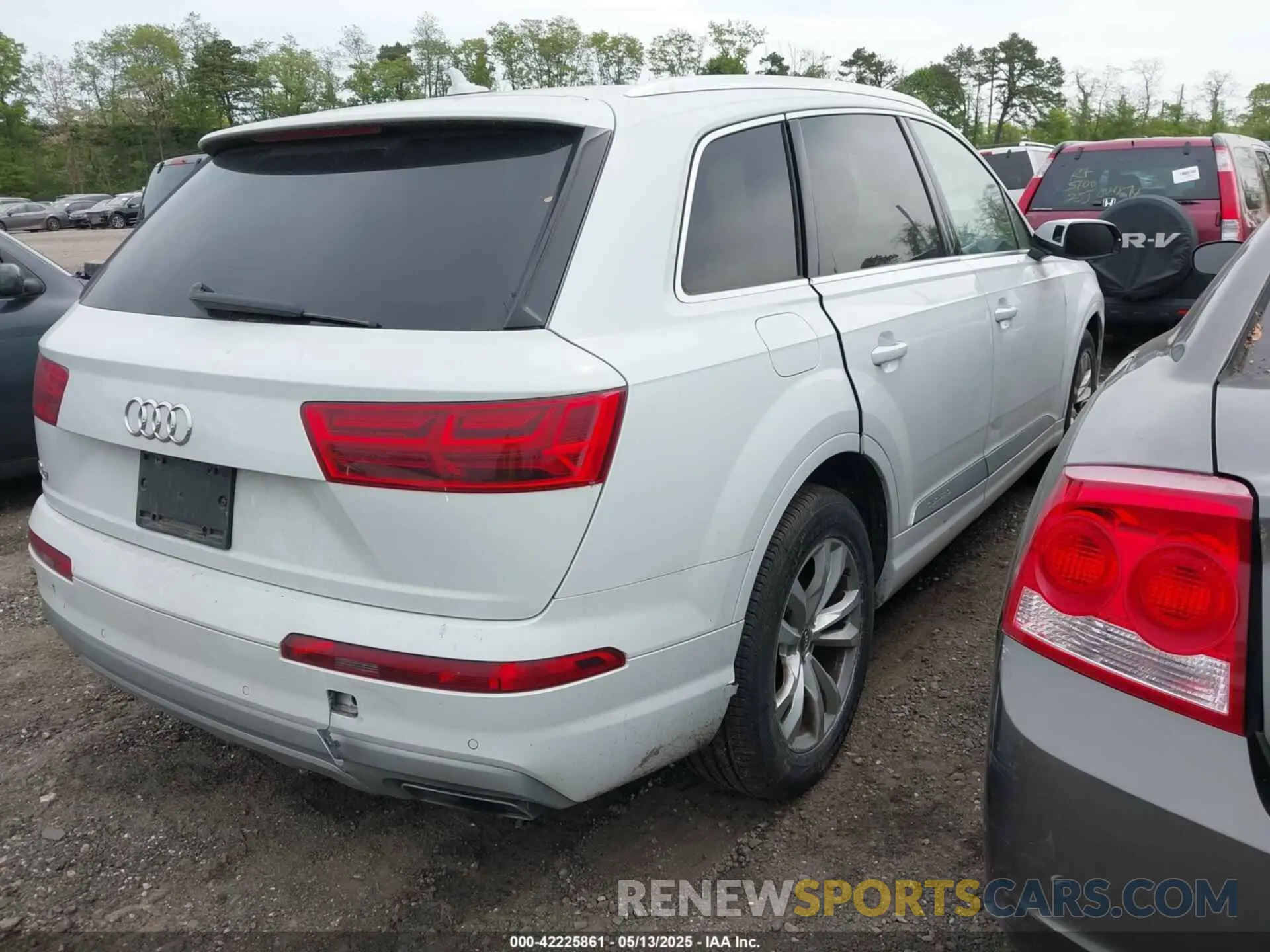 4 Photograph of a damaged car WA1LAAF7XKD006382 AUDI Q7 2019