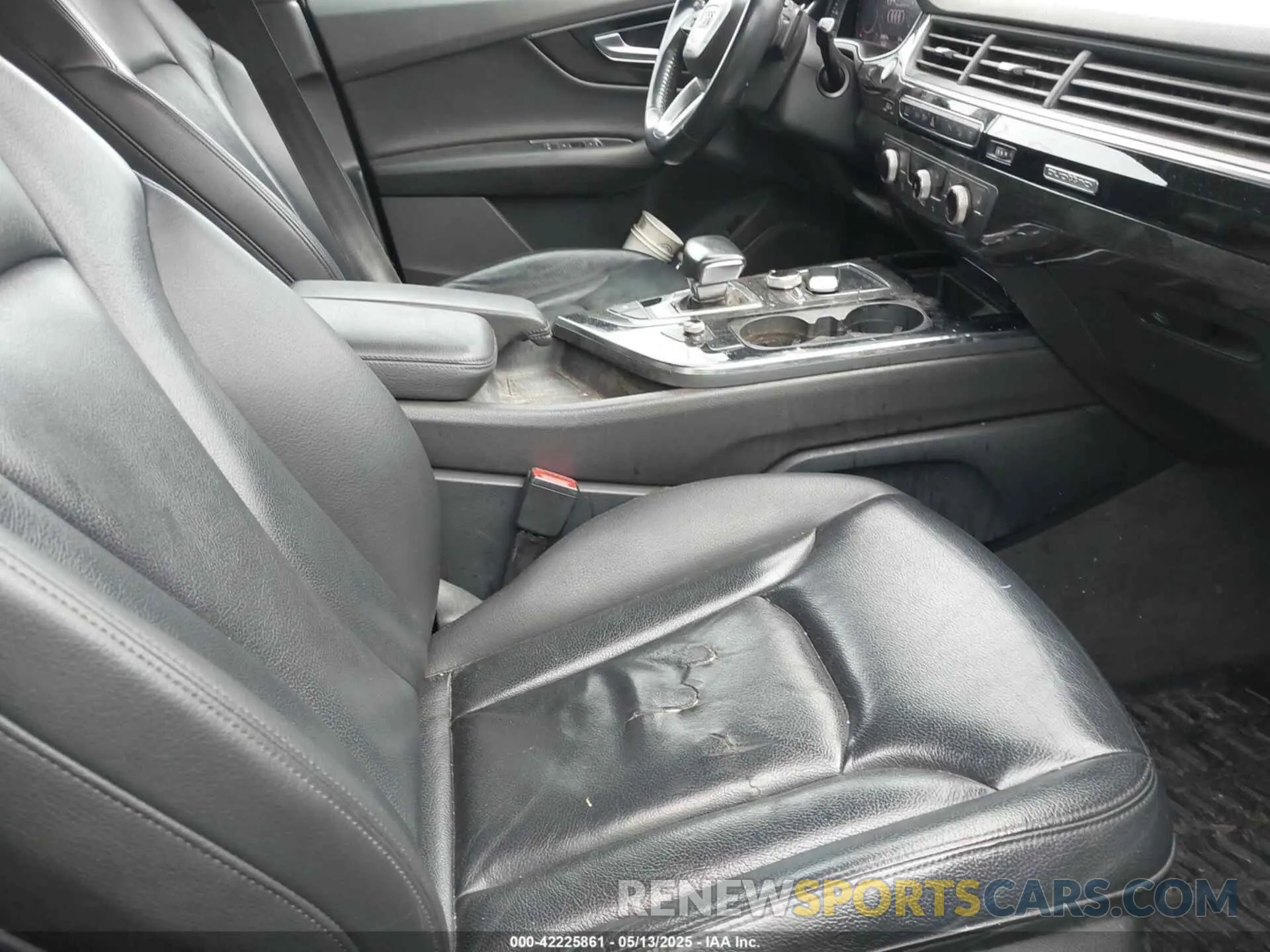 5 Photograph of a damaged car WA1LAAF7XKD006382 AUDI Q7 2019
