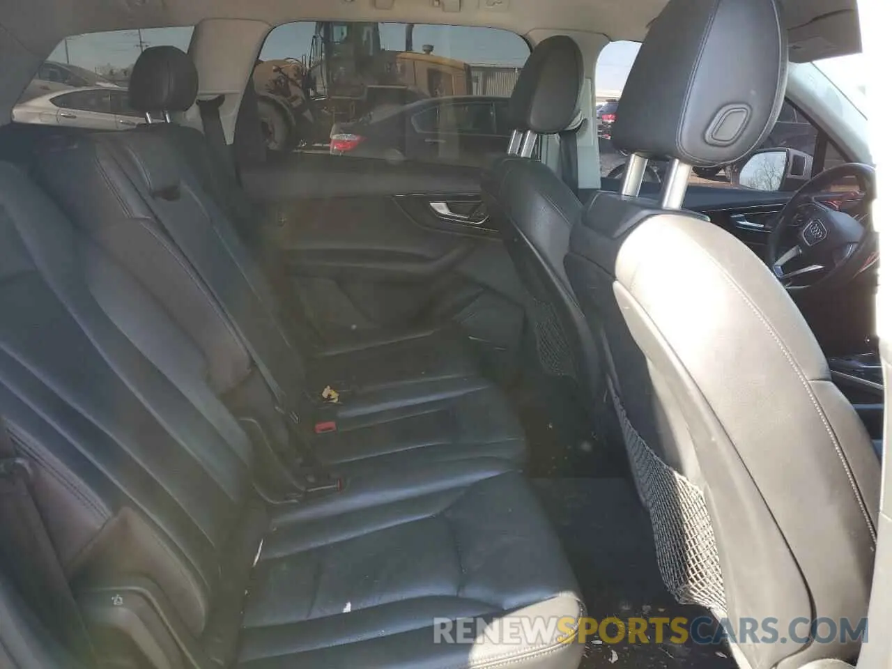 11 Photograph of a damaged car WA1LAAF7XKD022369 AUDI Q7 2019