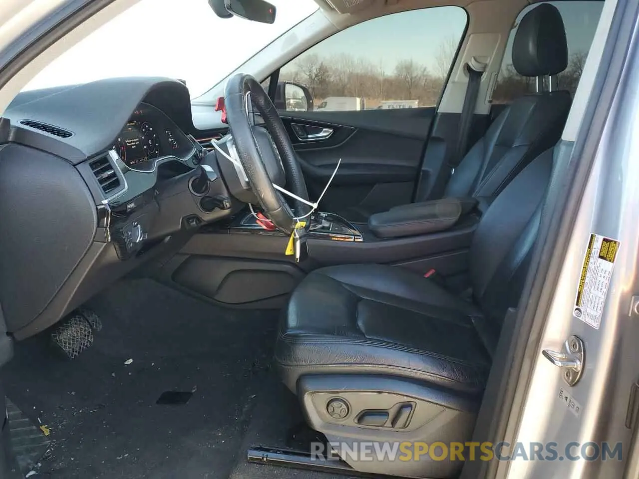 7 Photograph of a damaged car WA1LAAF7XKD022369 AUDI Q7 2019