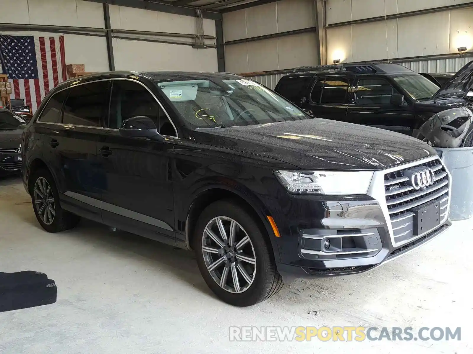 1 Photograph of a damaged car WA1LAAF7XKD033680 AUDI Q7 2019