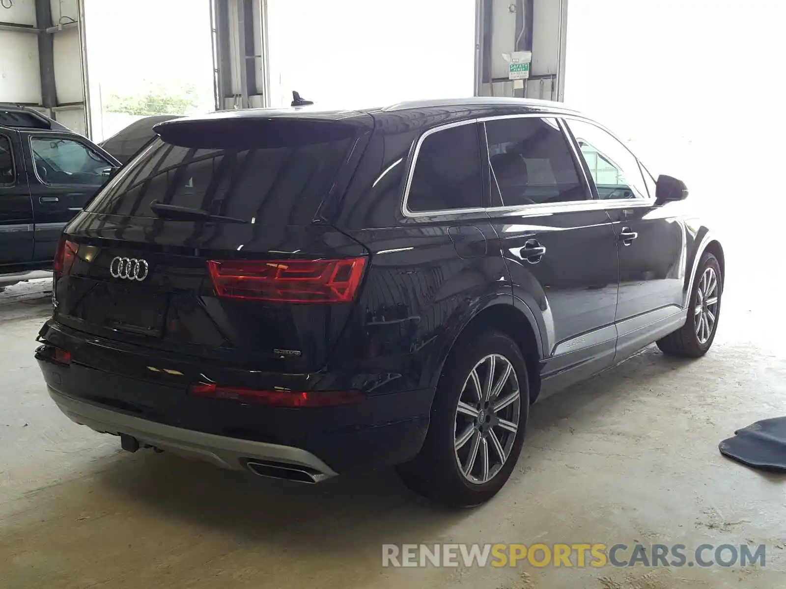 4 Photograph of a damaged car WA1LAAF7XKD033680 AUDI Q7 2019