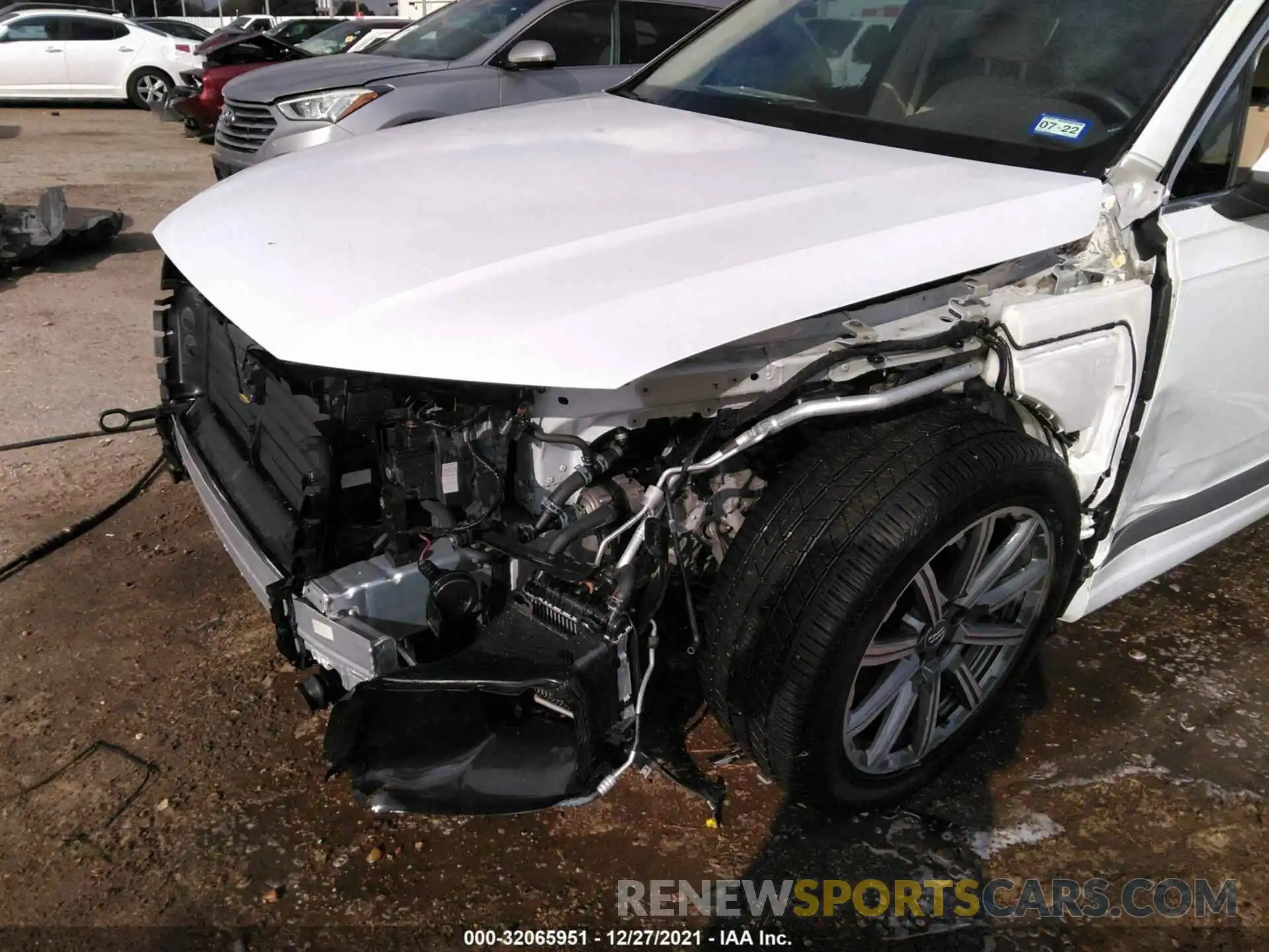 6 Photograph of a damaged car WA1LAAF7XKD041763 AUDI Q7 2019