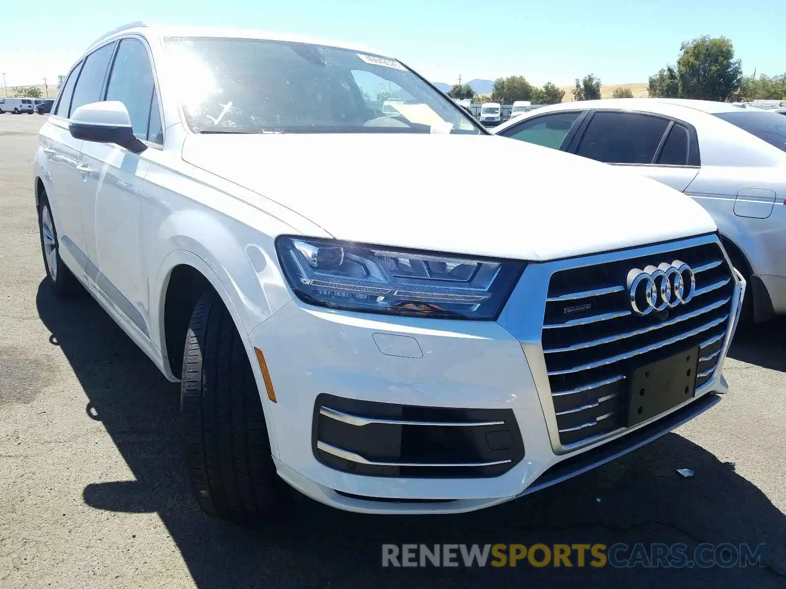 1 Photograph of a damaged car WA1LAAF7XKD044467 AUDI Q7 2019