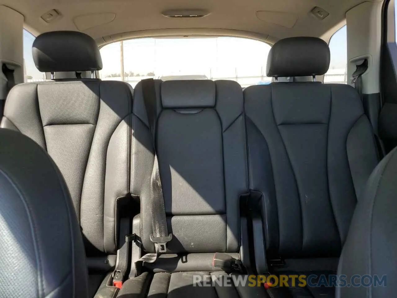 10 Photograph of a damaged car WA1LABF7XKD039307 AUDI Q7 2019