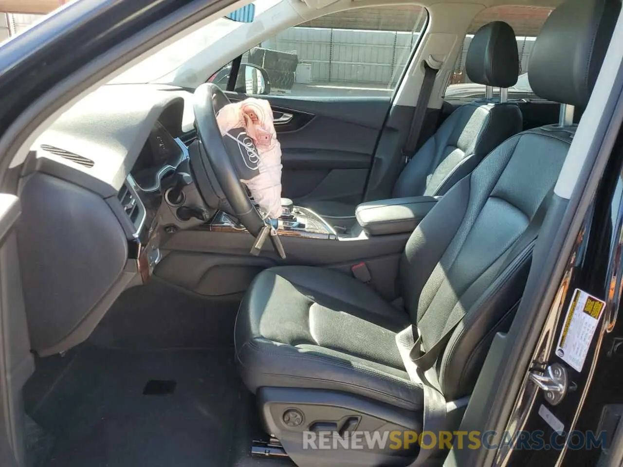 7 Photograph of a damaged car WA1LABF7XKD039307 AUDI Q7 2019