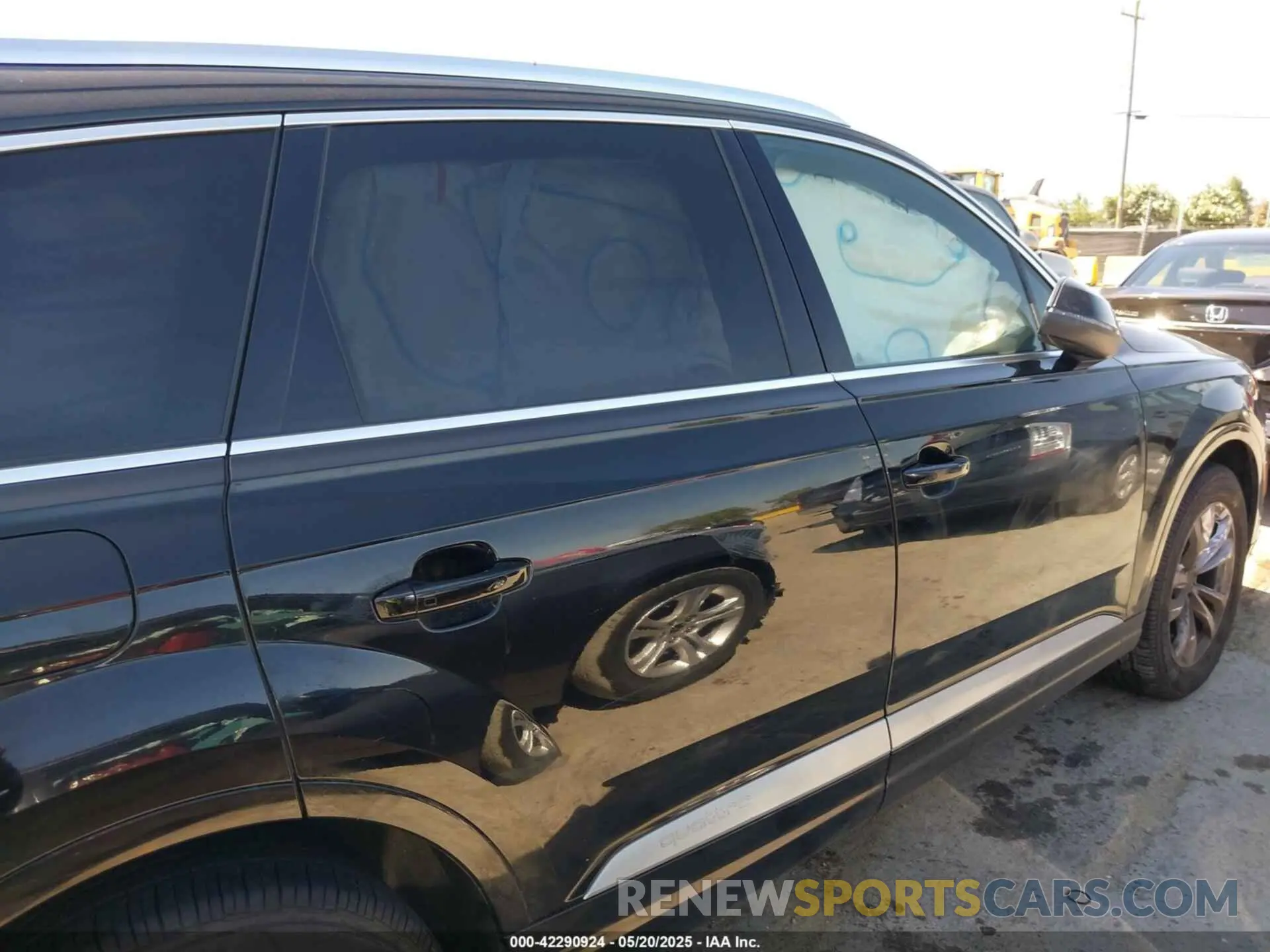 14 Photograph of a damaged car WA1LHAF70KD018858 AUDI Q7 2019