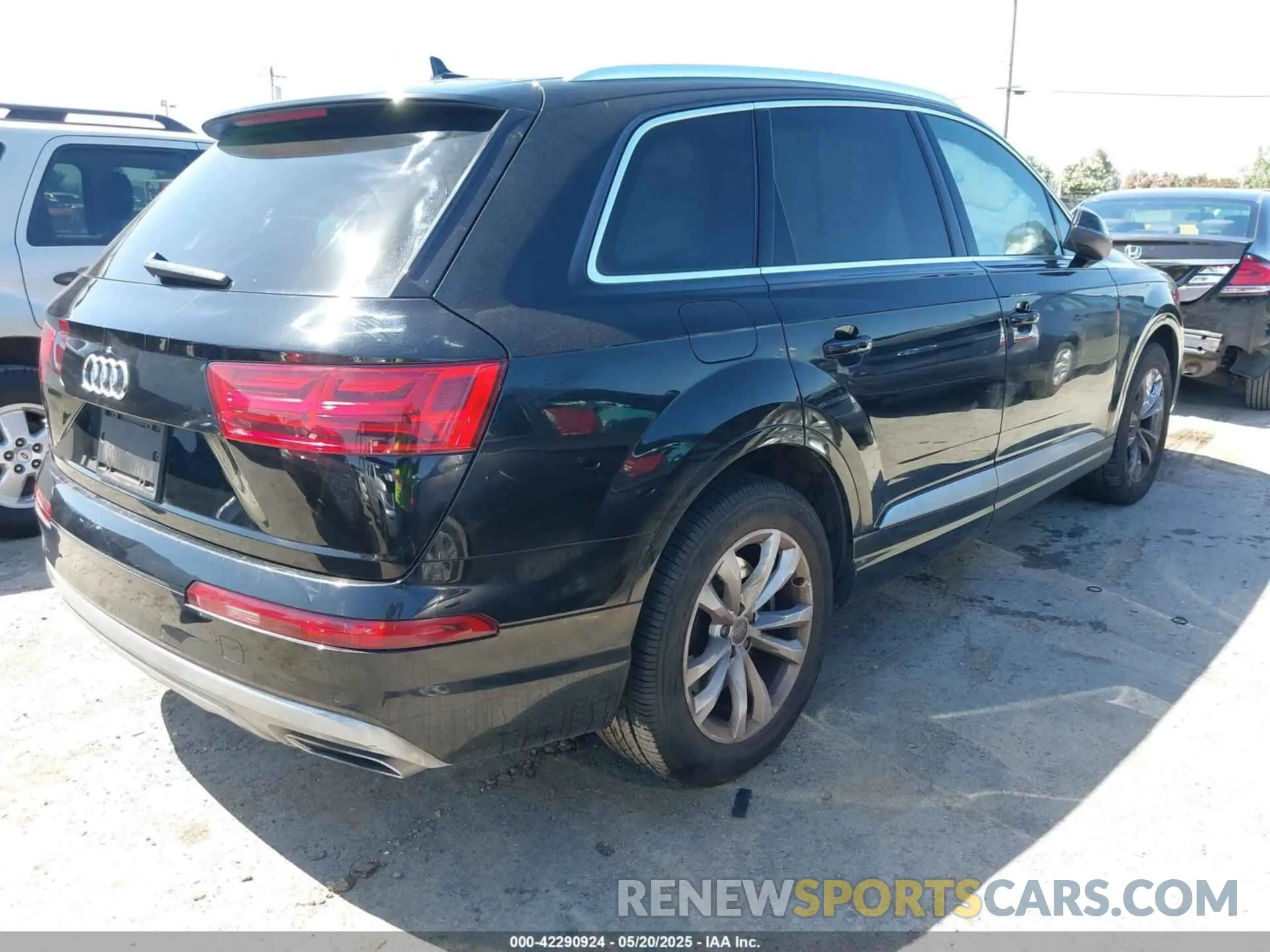 4 Photograph of a damaged car WA1LHAF70KD018858 AUDI Q7 2019