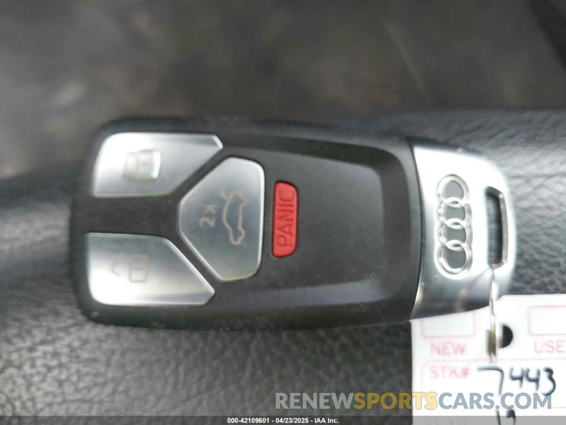 11 Photograph of a damaged car WA1LHAF70KD037443 AUDI Q7 2019