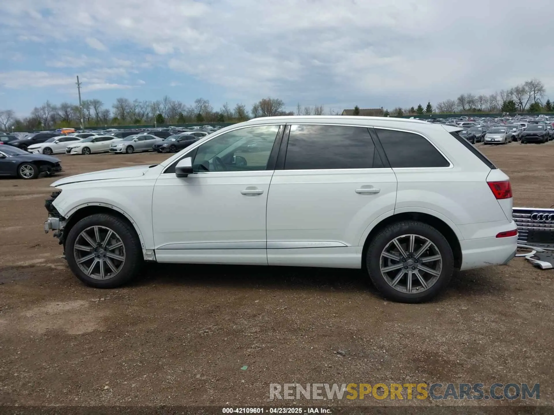 15 Photograph of a damaged car WA1LHAF70KD037443 AUDI Q7 2019