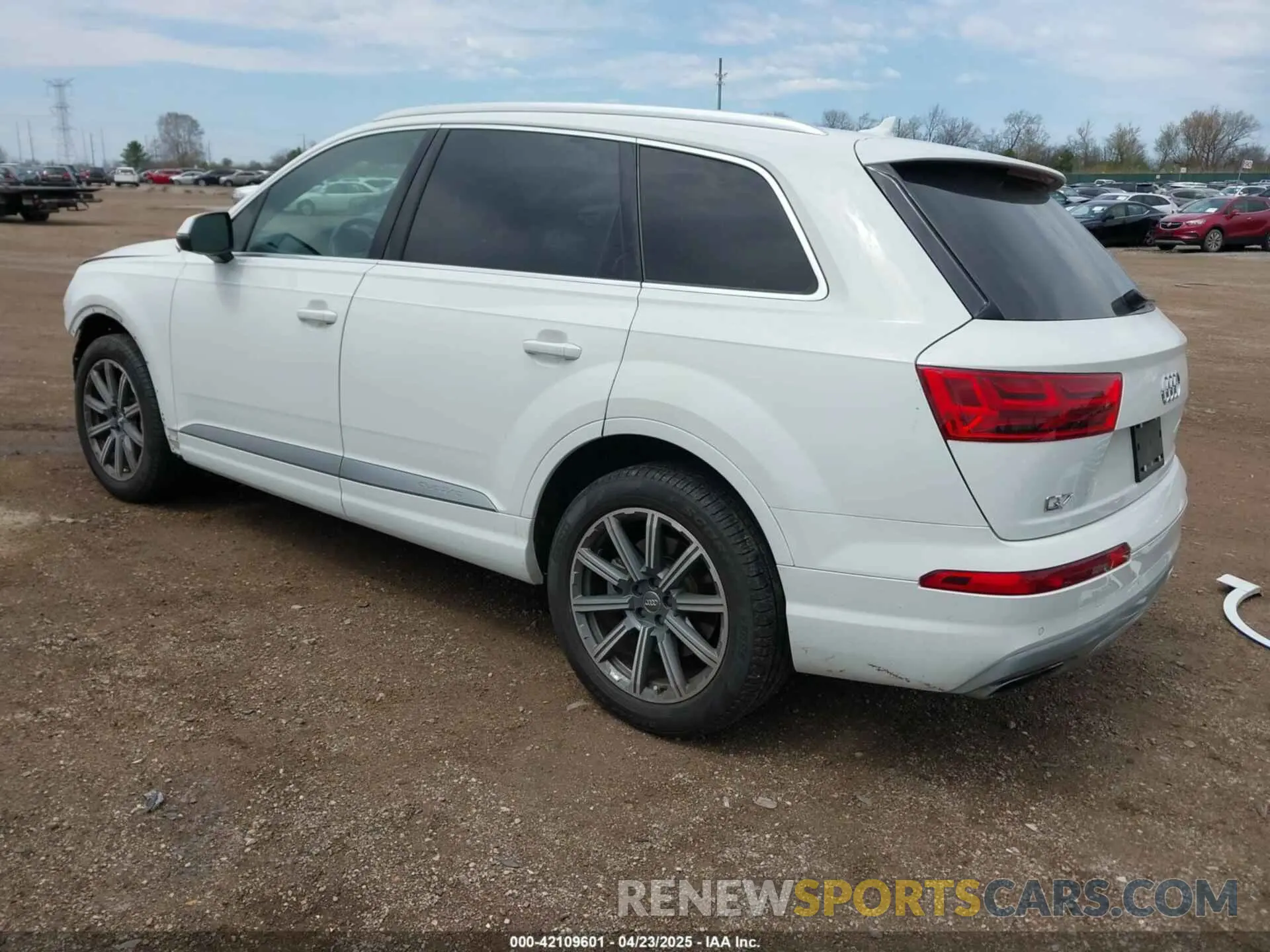 3 Photograph of a damaged car WA1LHAF70KD037443 AUDI Q7 2019