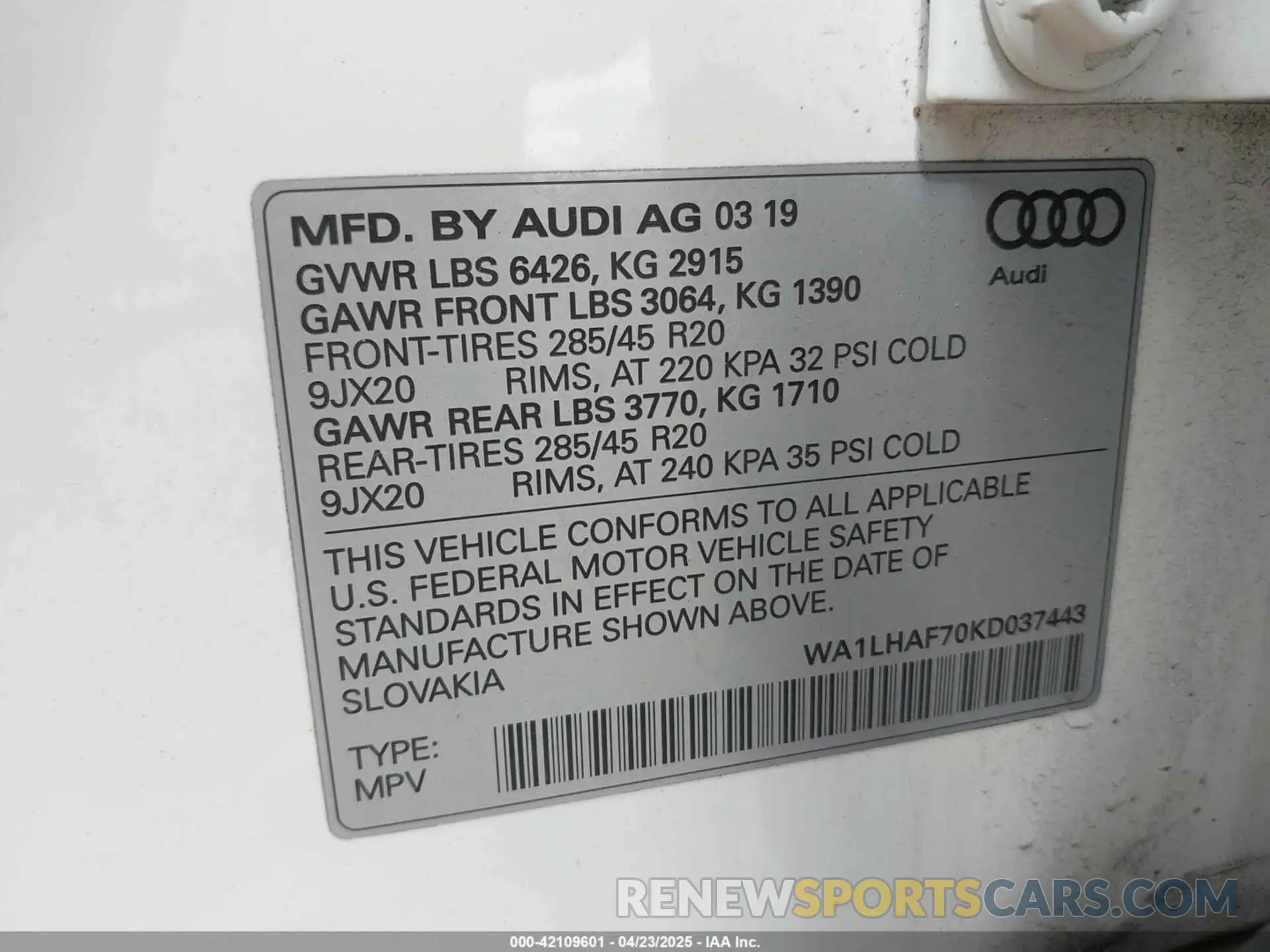 9 Photograph of a damaged car WA1LHAF70KD037443 AUDI Q7 2019