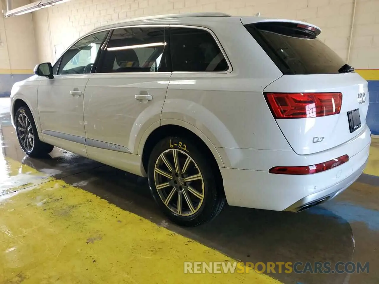 2 Photograph of a damaged car WA1LHAF70KD042836 AUDI Q7 2019