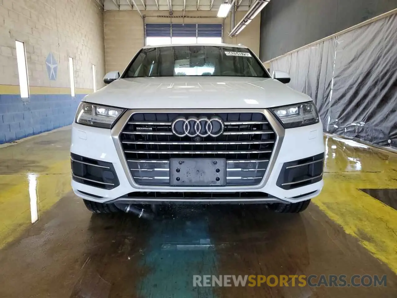 5 Photograph of a damaged car WA1LHAF70KD042836 AUDI Q7 2019