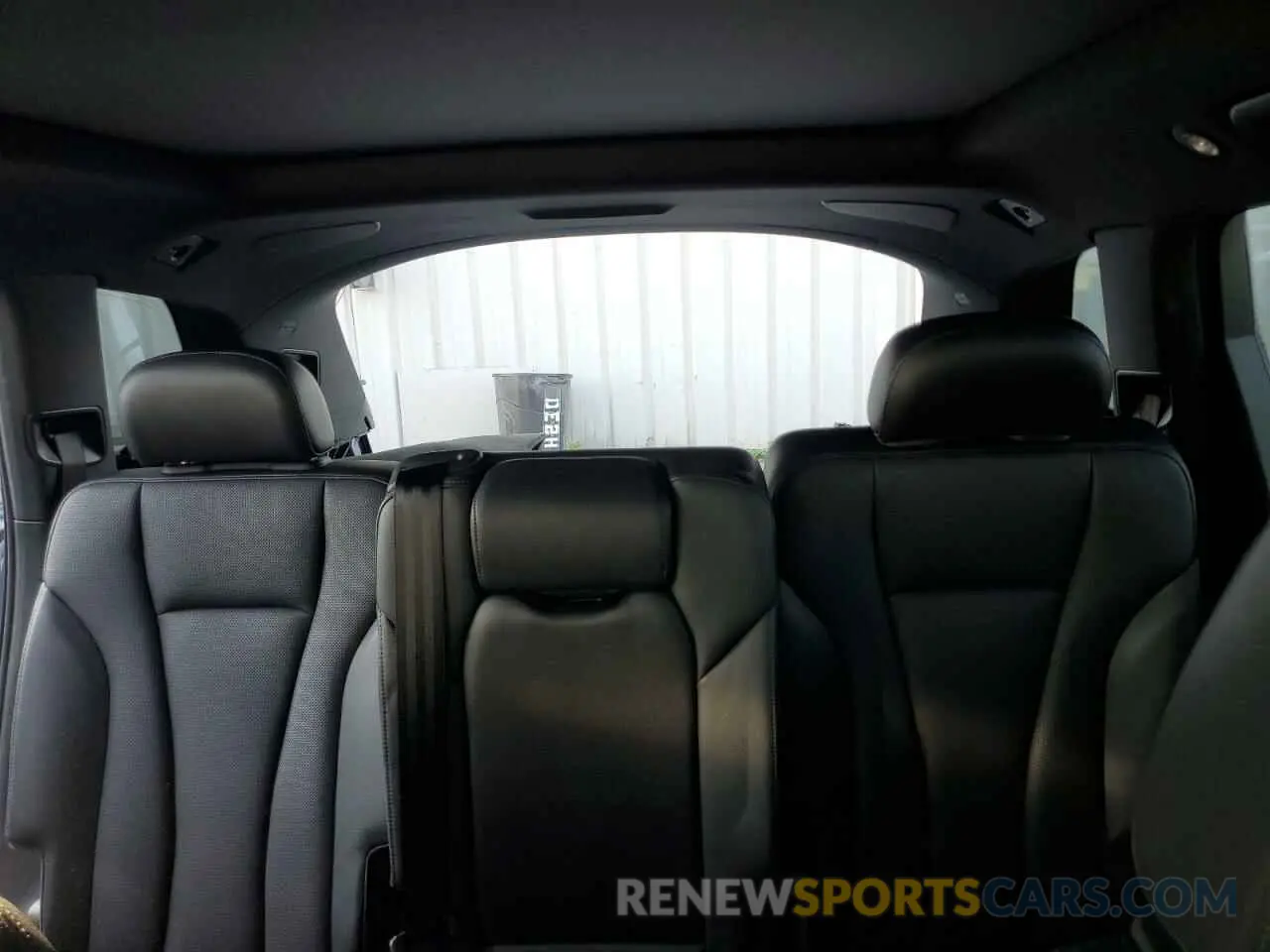 10 Photograph of a damaged car WA1LHAF70KD045963 AUDI Q7 2019