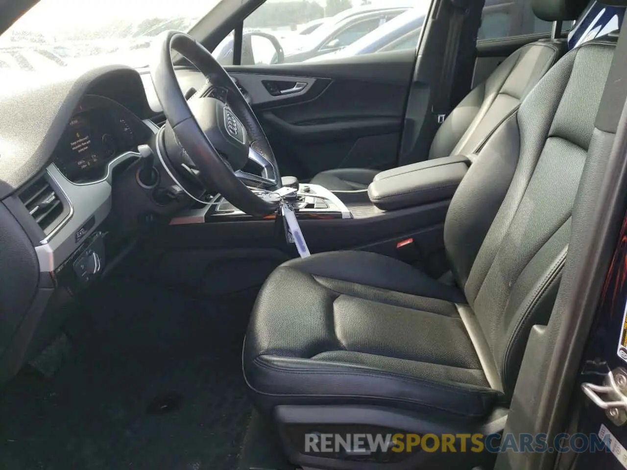 7 Photograph of a damaged car WA1LHAF70KD045963 AUDI Q7 2019