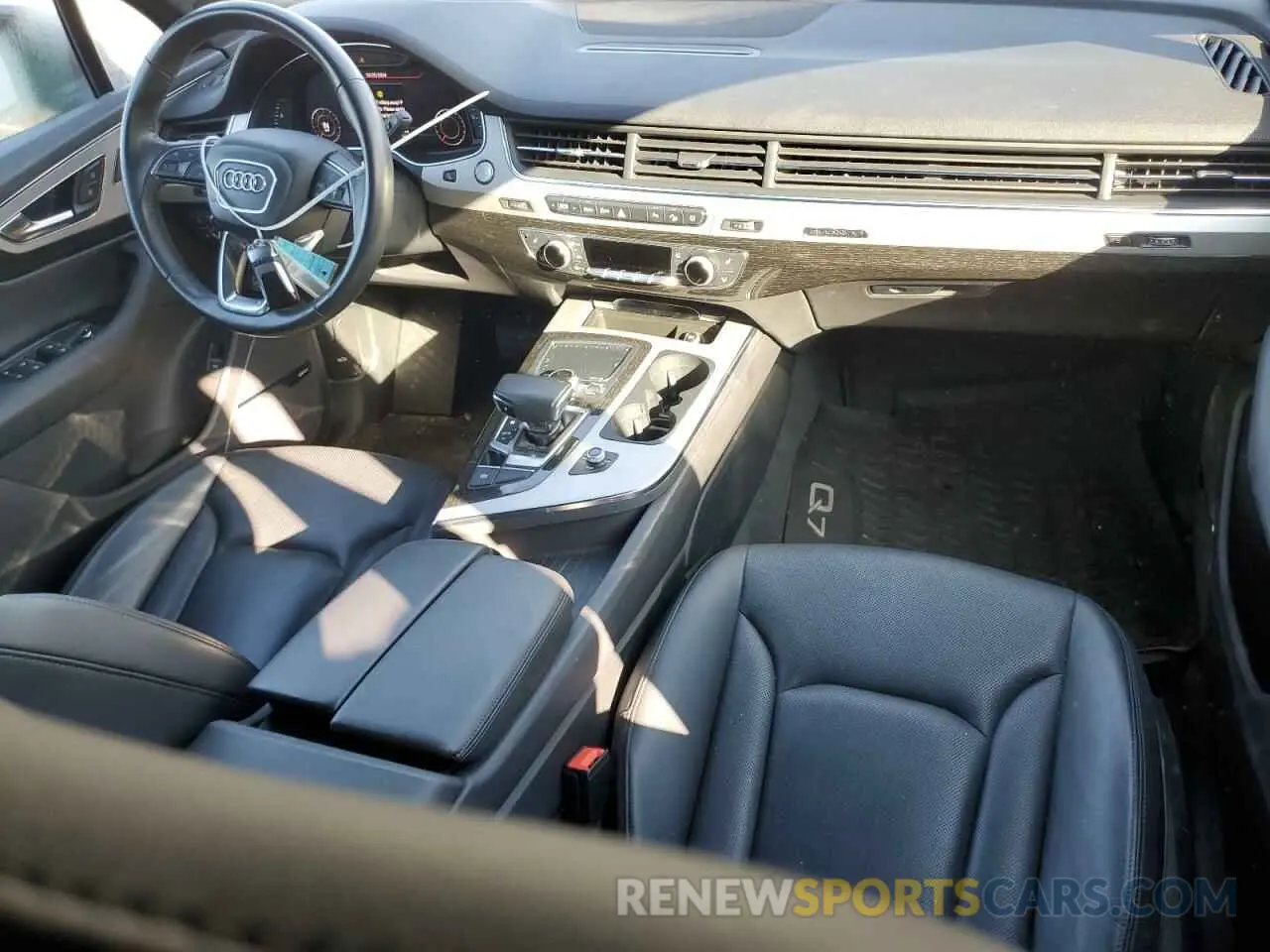 8 Photograph of a damaged car WA1LHAF70KD045963 AUDI Q7 2019