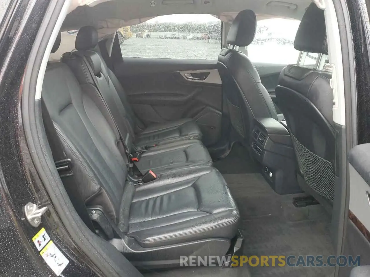11 Photograph of a damaged car WA1LHAF71KD023633 AUDI Q7 2019