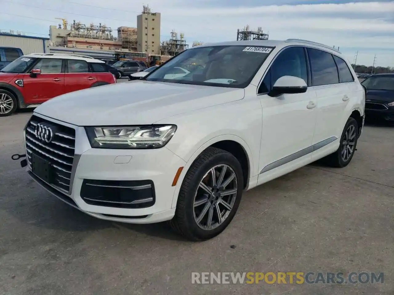 1 Photograph of a damaged car WA1LHAF71KD023793 AUDI Q7 2019