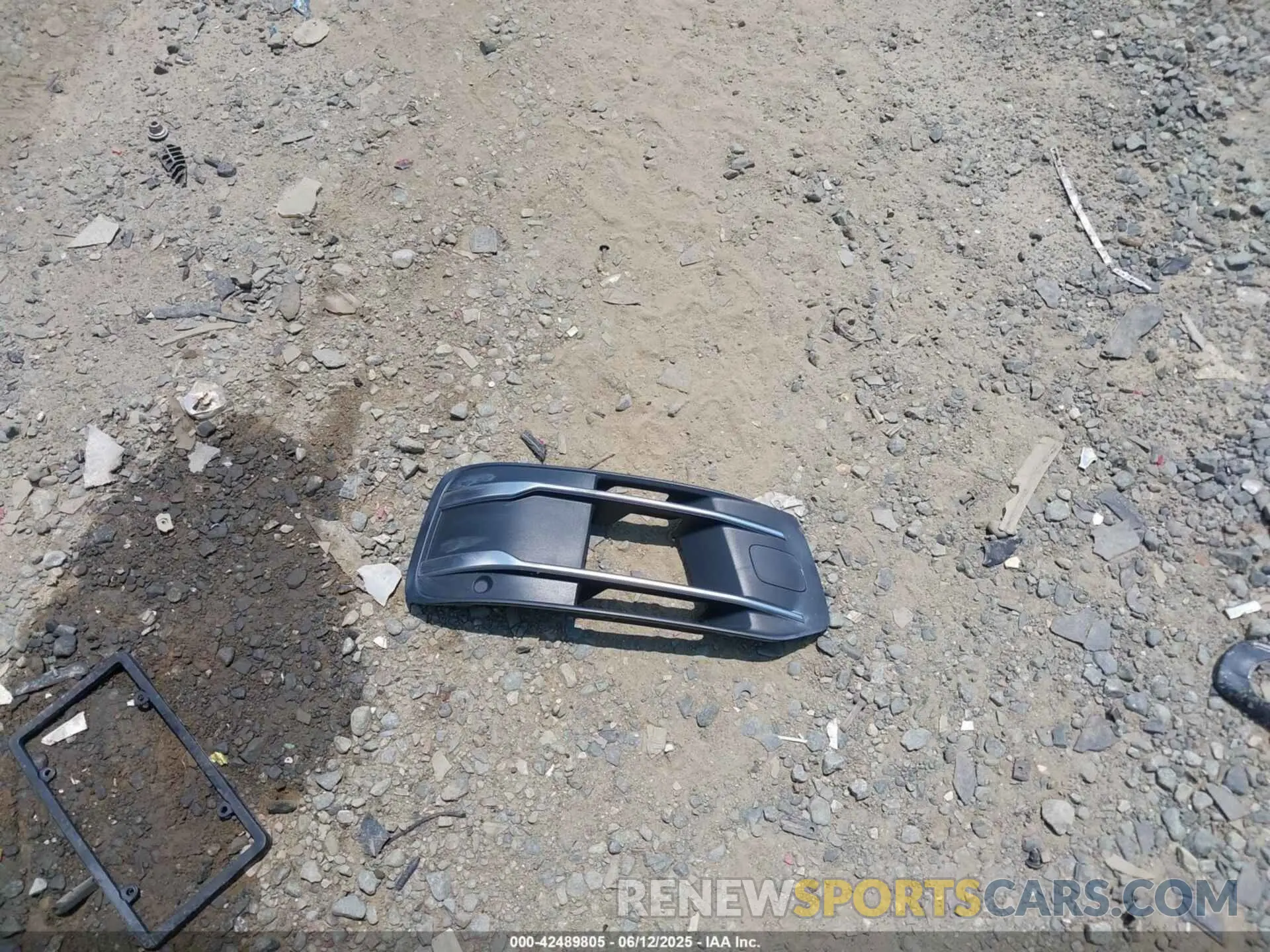 12 Photograph of a damaged car WA1LHAF71KD039668 AUDI Q7 2019