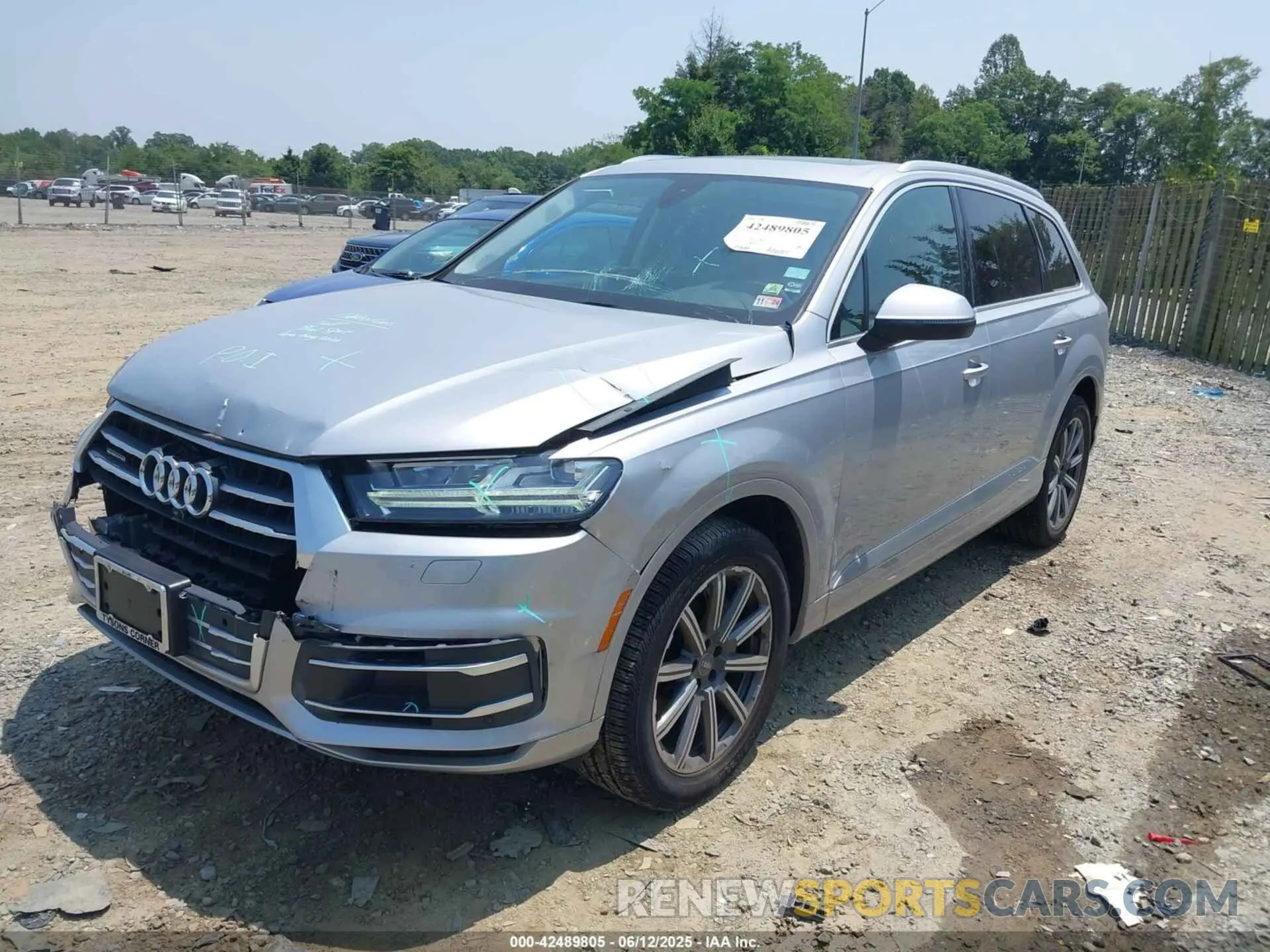 2 Photograph of a damaged car WA1LHAF71KD039668 AUDI Q7 2019