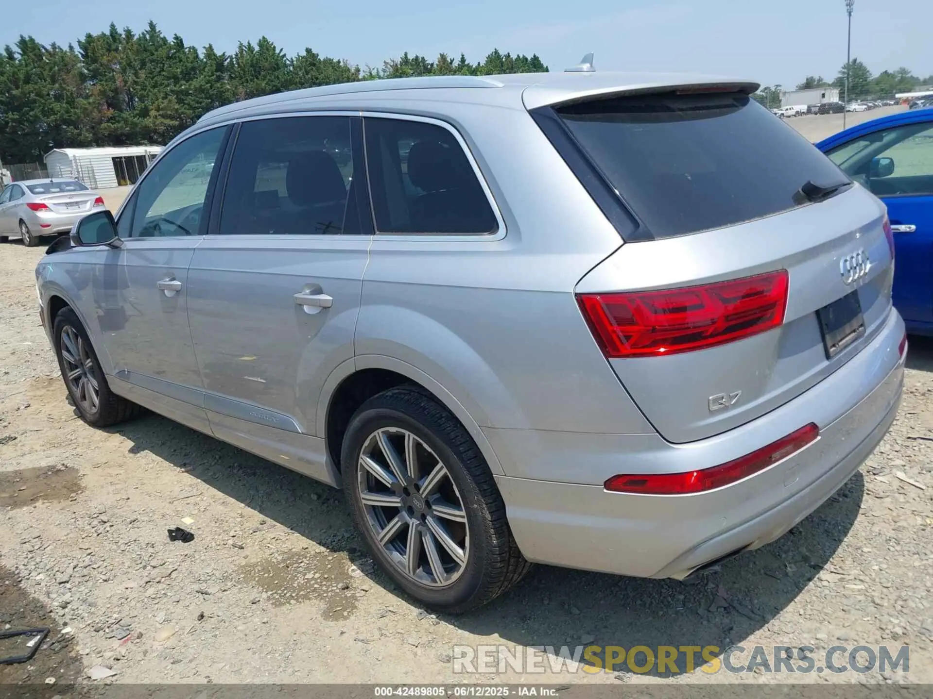 3 Photograph of a damaged car WA1LHAF71KD039668 AUDI Q7 2019
