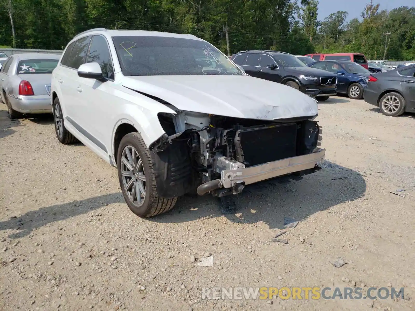 1 Photograph of a damaged car WA1LHAF71KD042540 AUDI Q7 2019