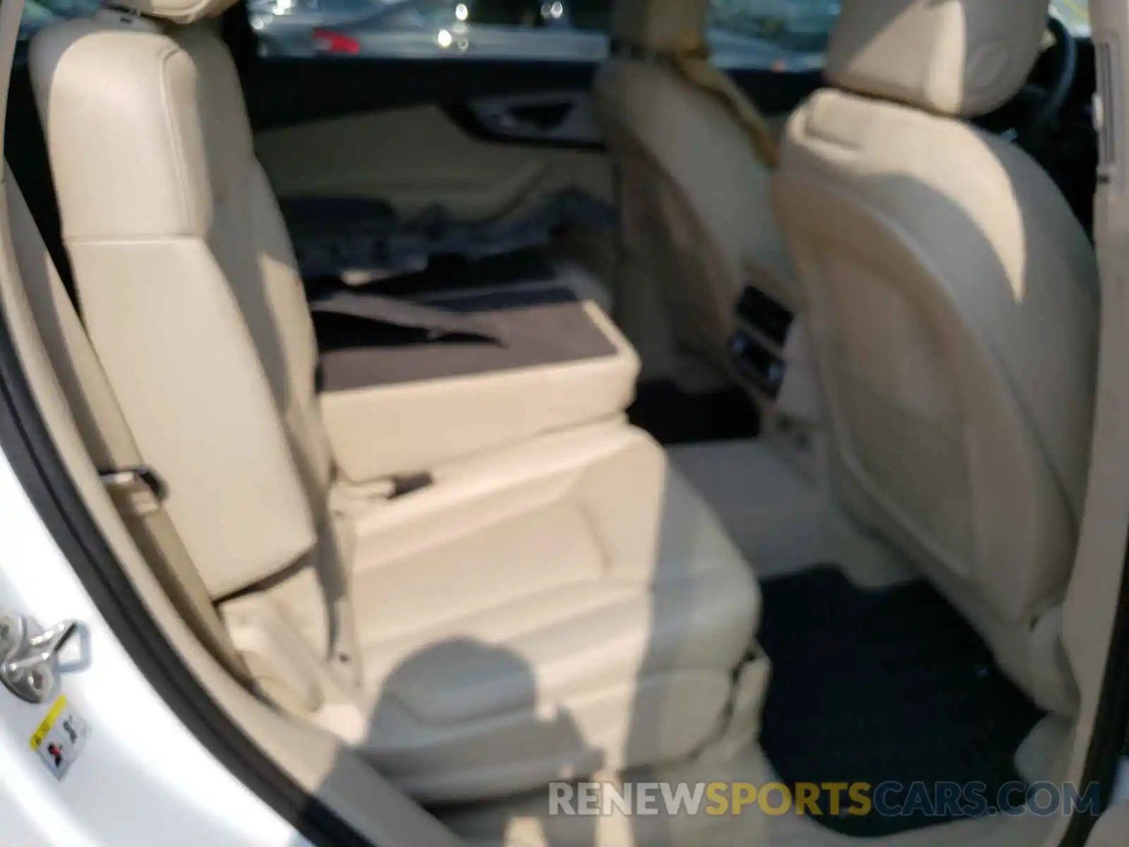 6 Photograph of a damaged car WA1LHAF71KD042540 AUDI Q7 2019