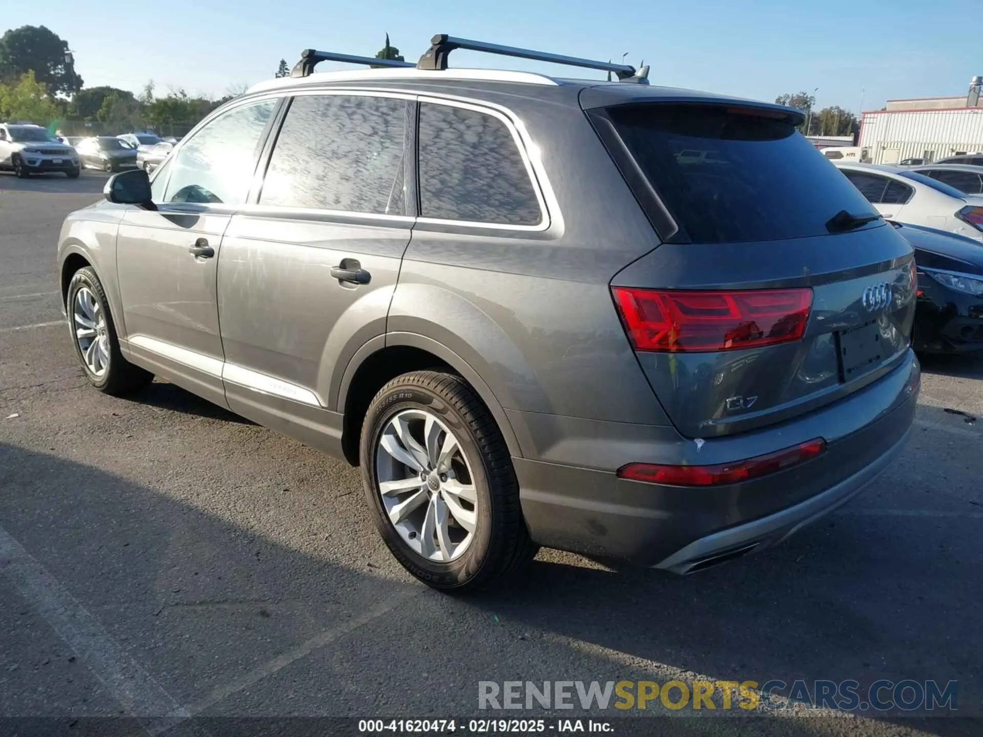 3 Photograph of a damaged car WA1LHAF72KD019400 AUDI Q7 2019