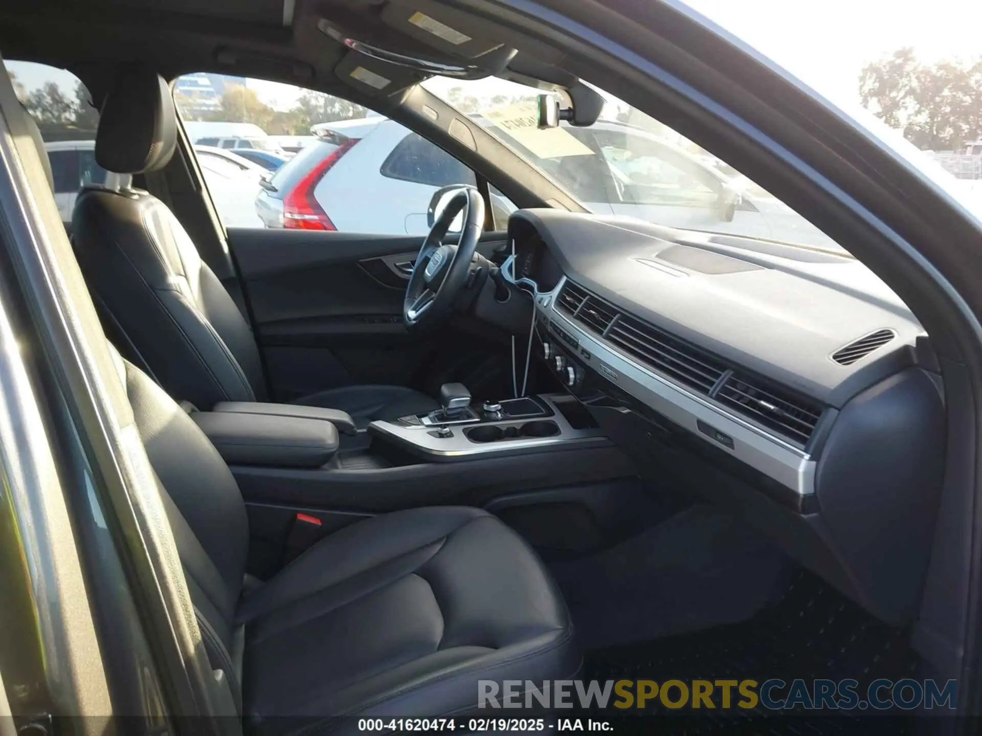 5 Photograph of a damaged car WA1LHAF72KD019400 AUDI Q7 2019