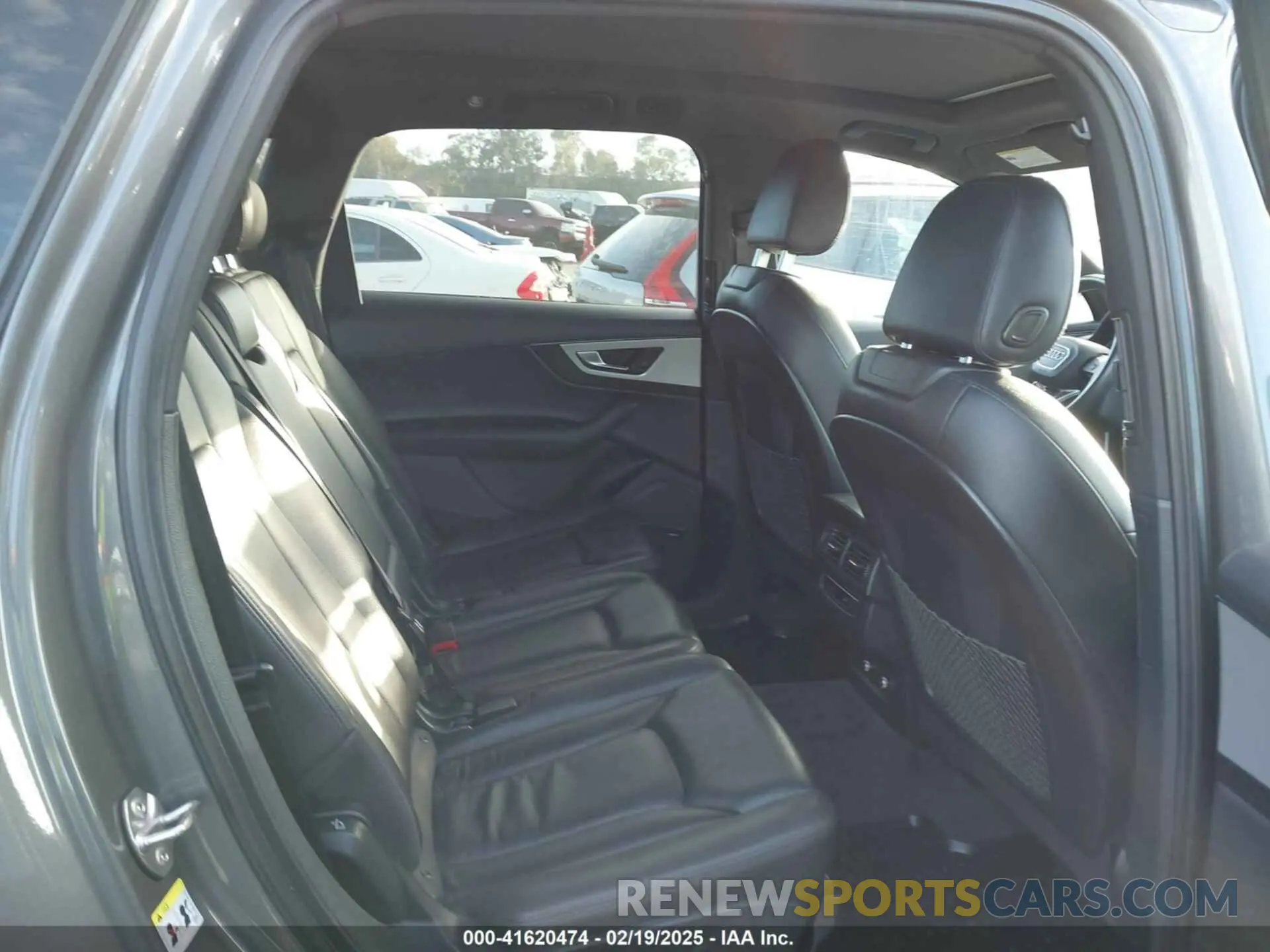 8 Photograph of a damaged car WA1LHAF72KD019400 AUDI Q7 2019