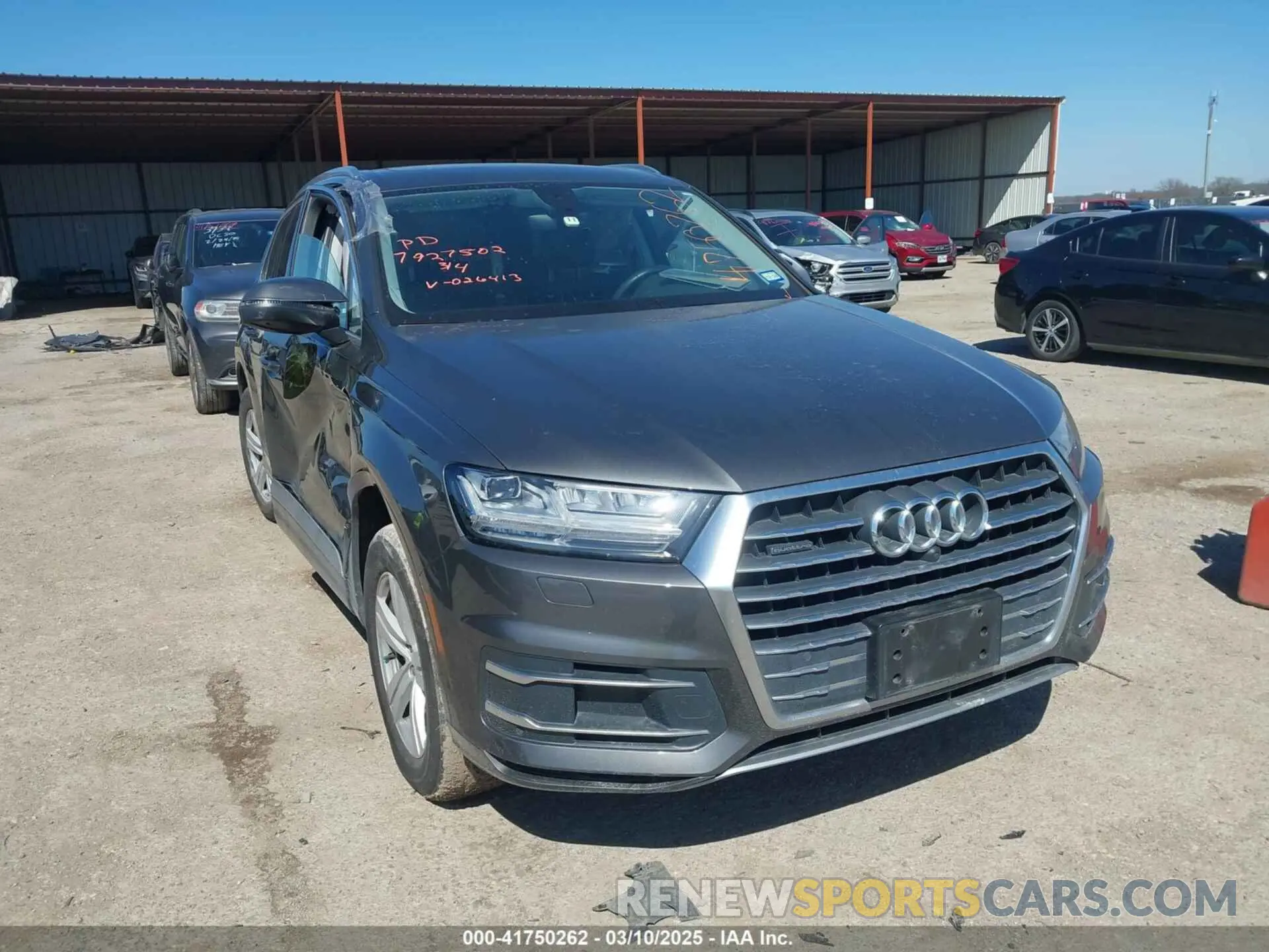 1 Photograph of a damaged car WA1LHAF72KD026413 AUDI Q7 2019
