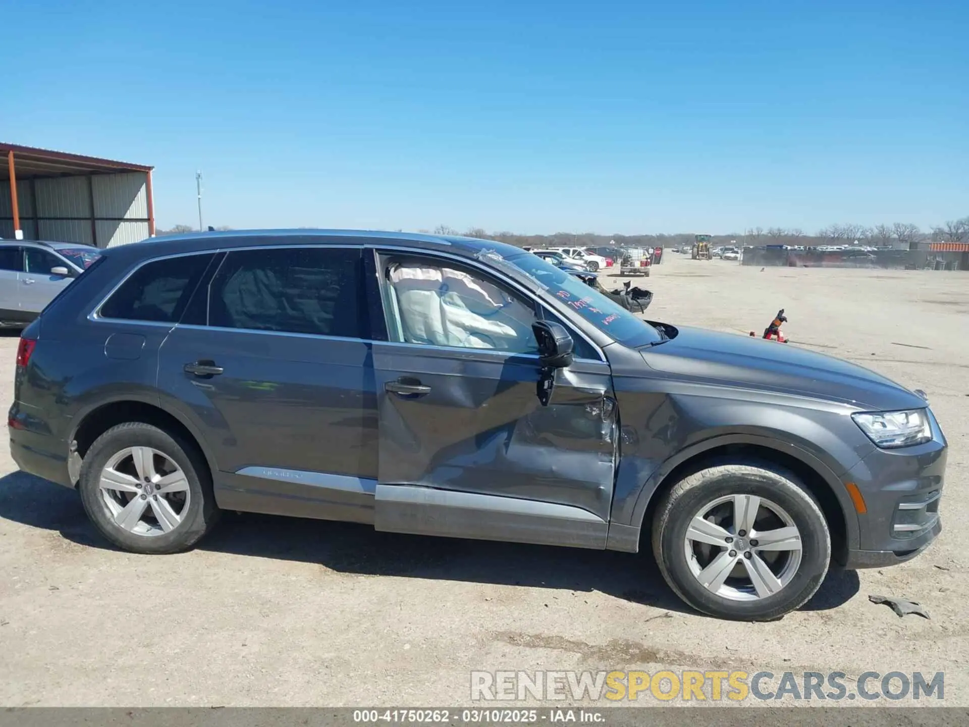 12 Photograph of a damaged car WA1LHAF72KD026413 AUDI Q7 2019