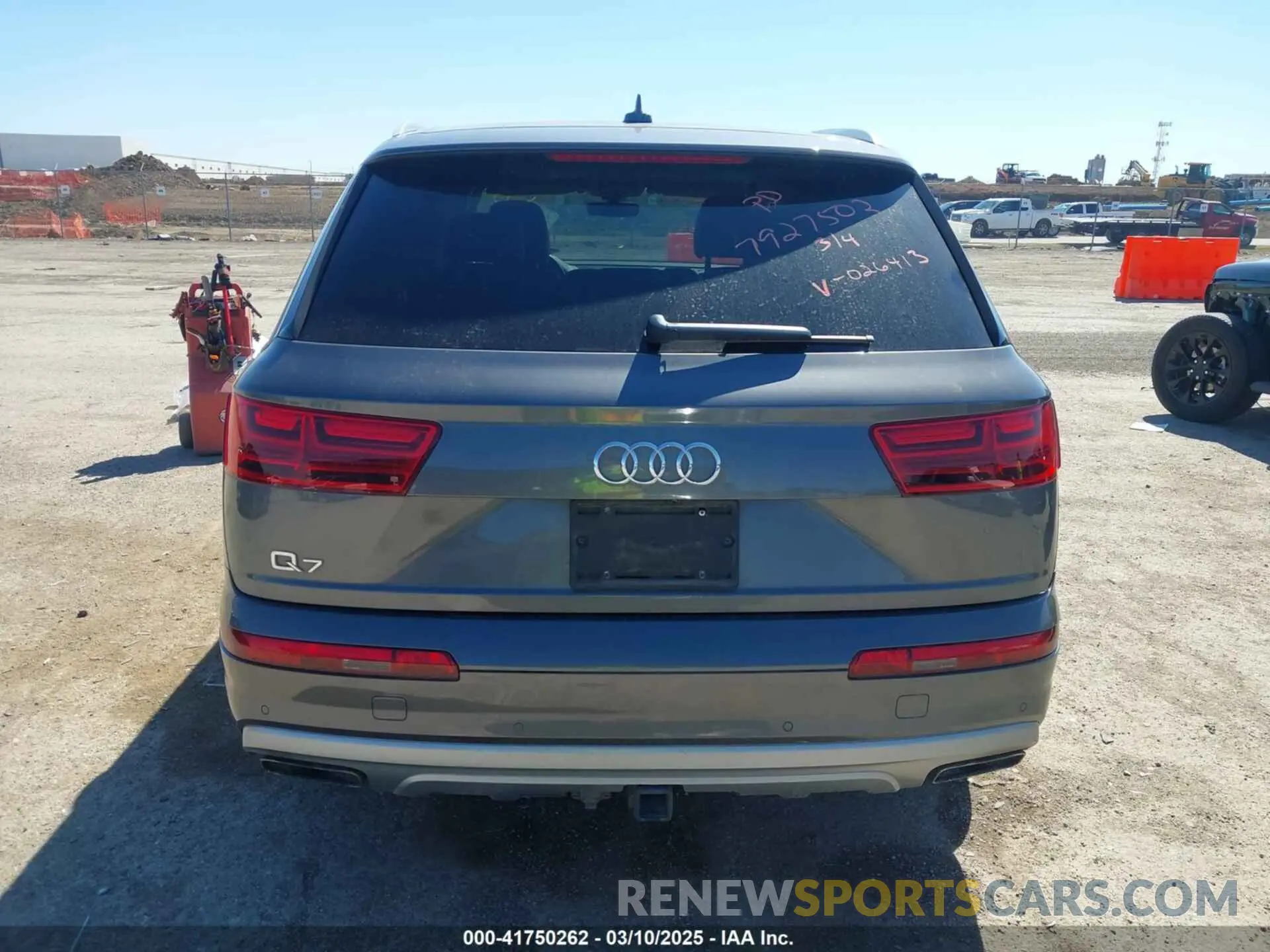 15 Photograph of a damaged car WA1LHAF72KD026413 AUDI Q7 2019