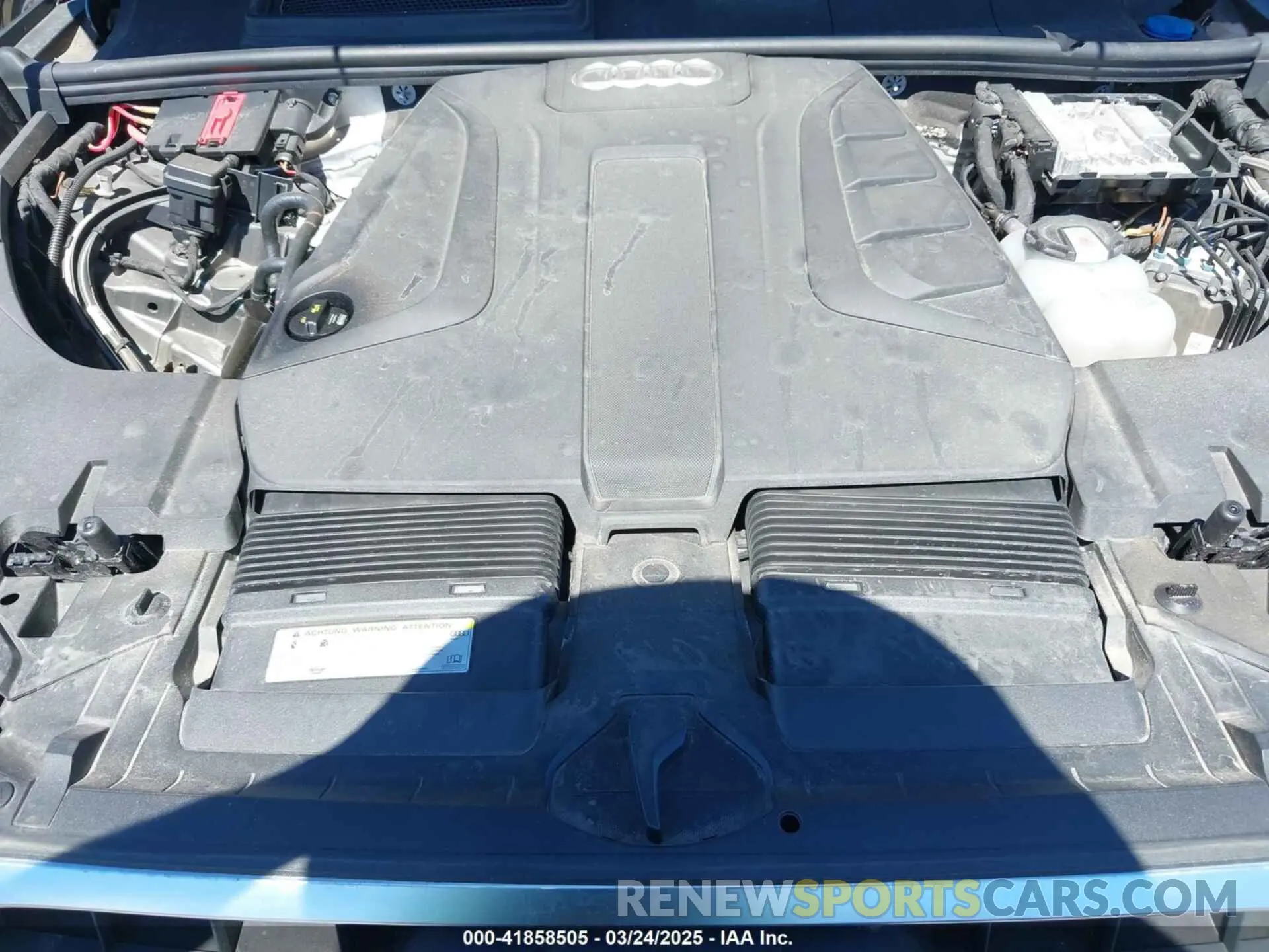 10 Photograph of a damaged car WA1LHAF72KD029439 AUDI Q7 2019